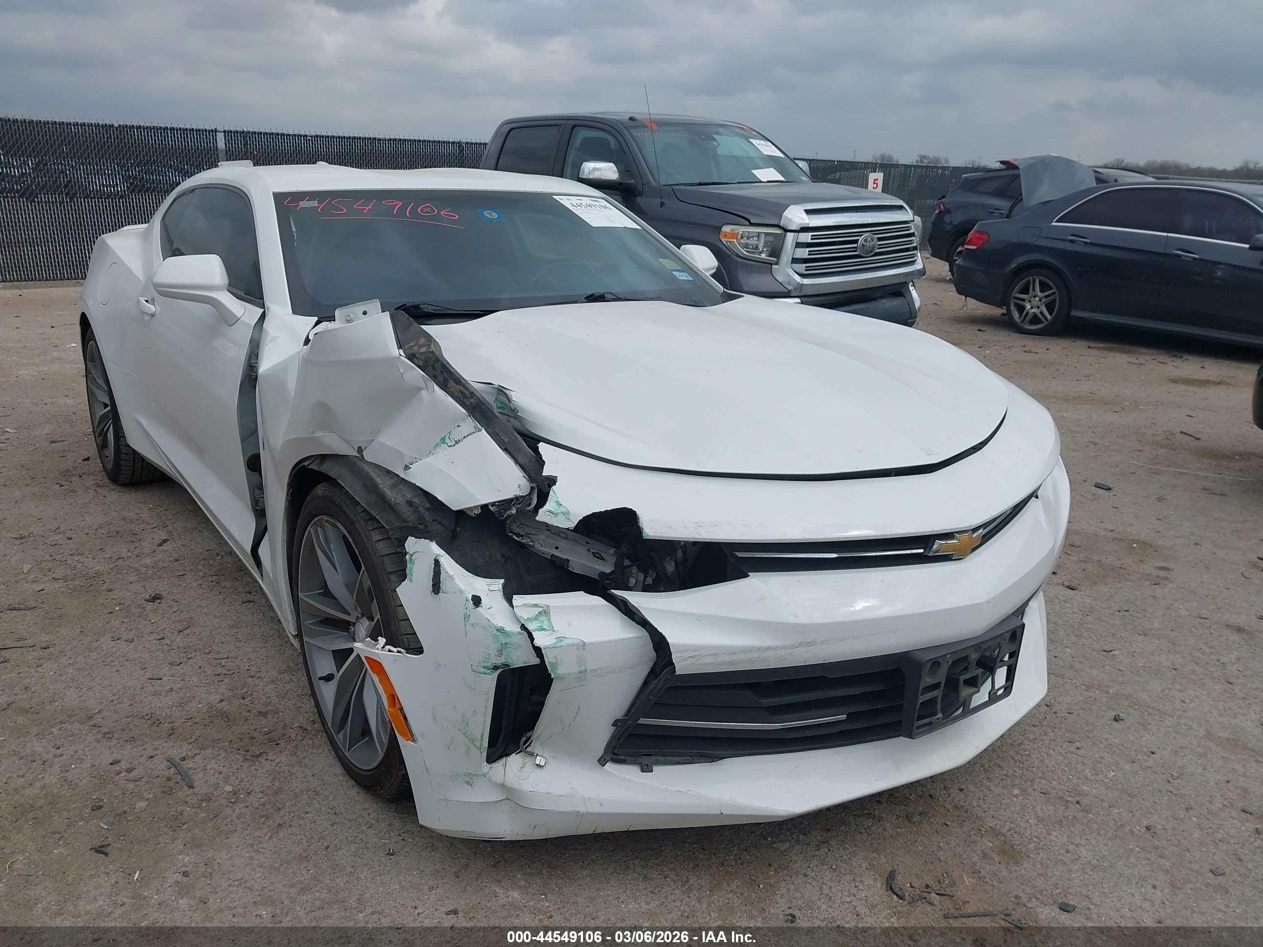 CHEVROLET CAMARO image 6
