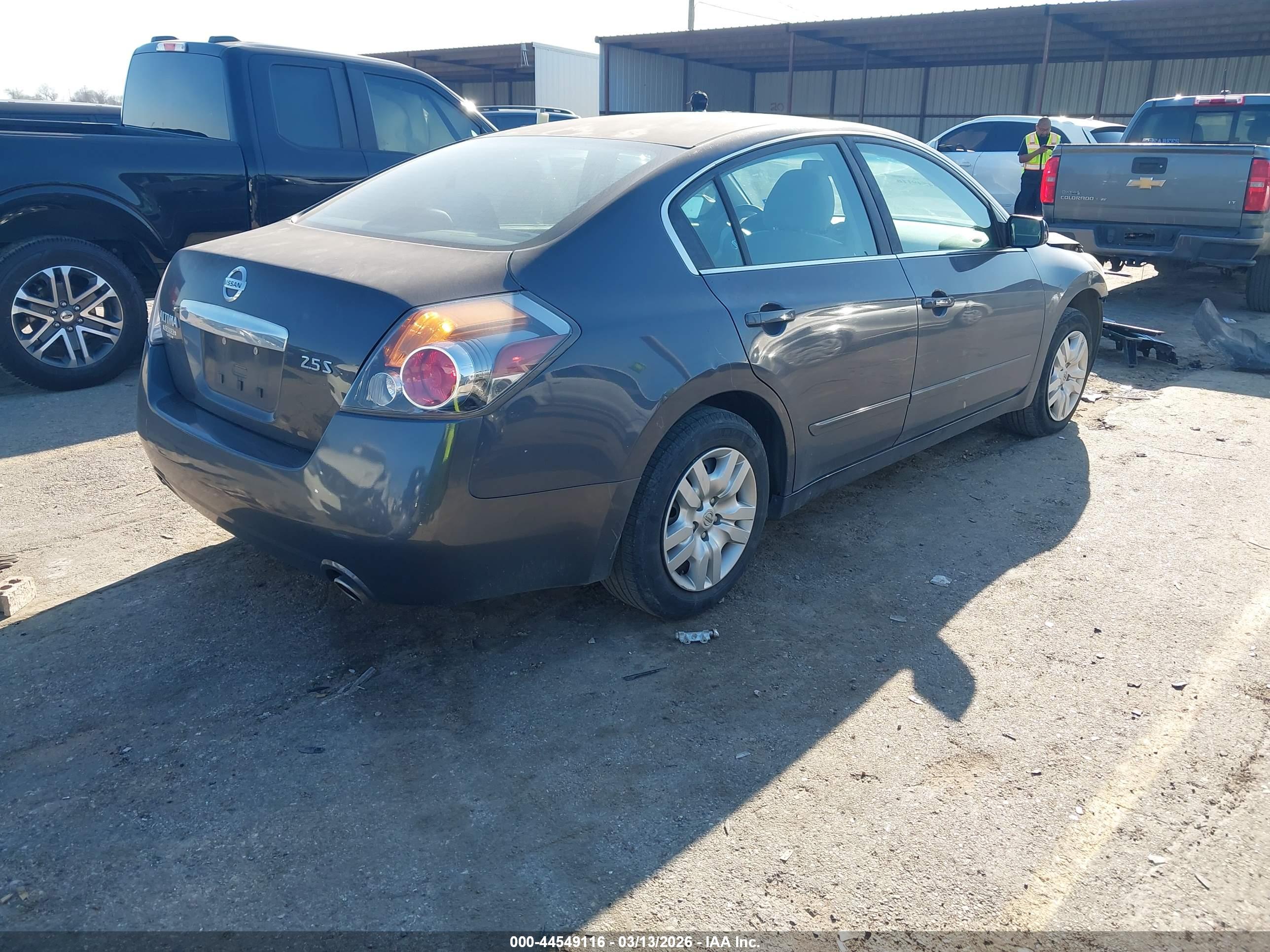 NISSAN ALTIMA image 4