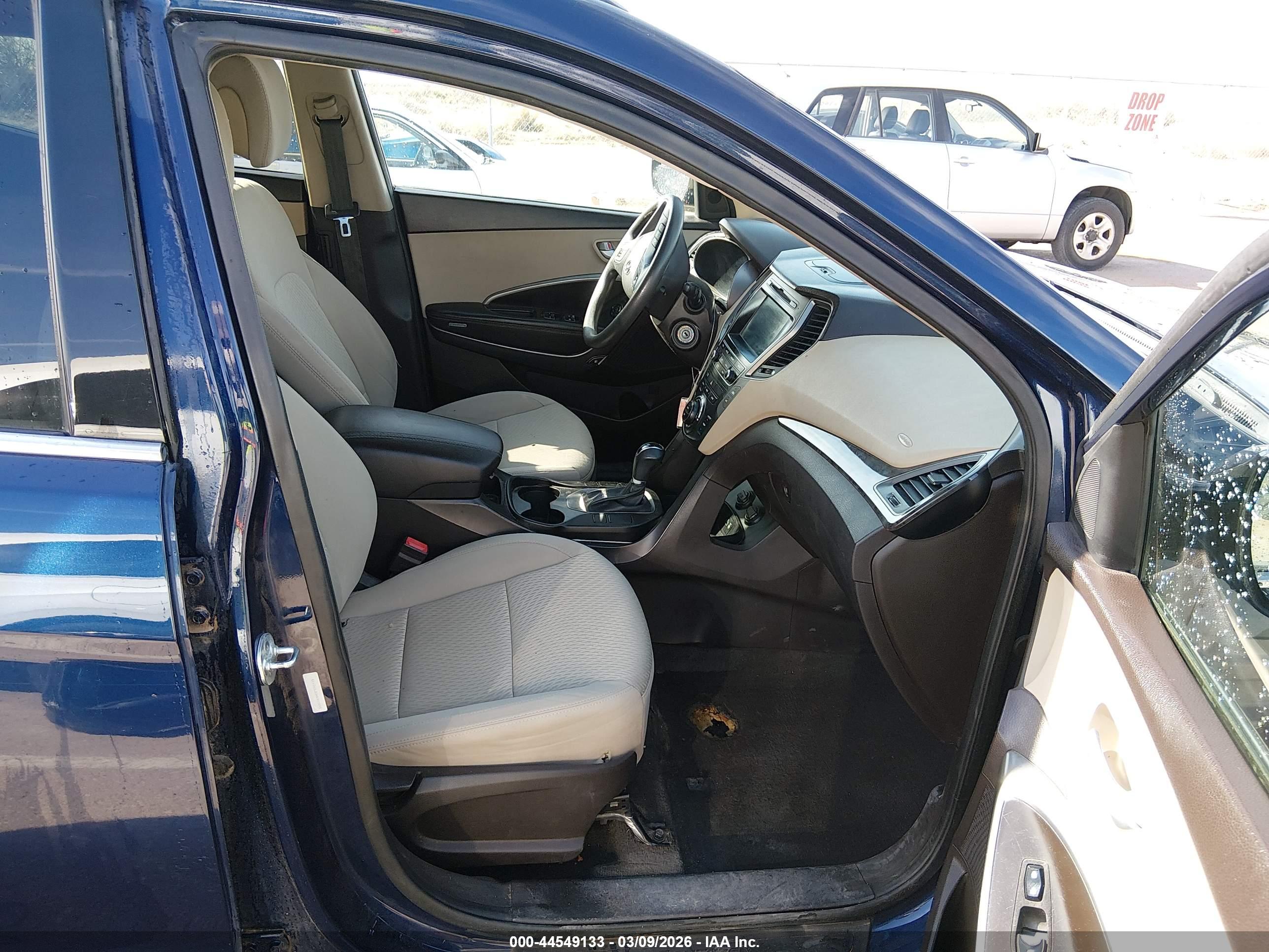 HYUNDAI SANTA image 5