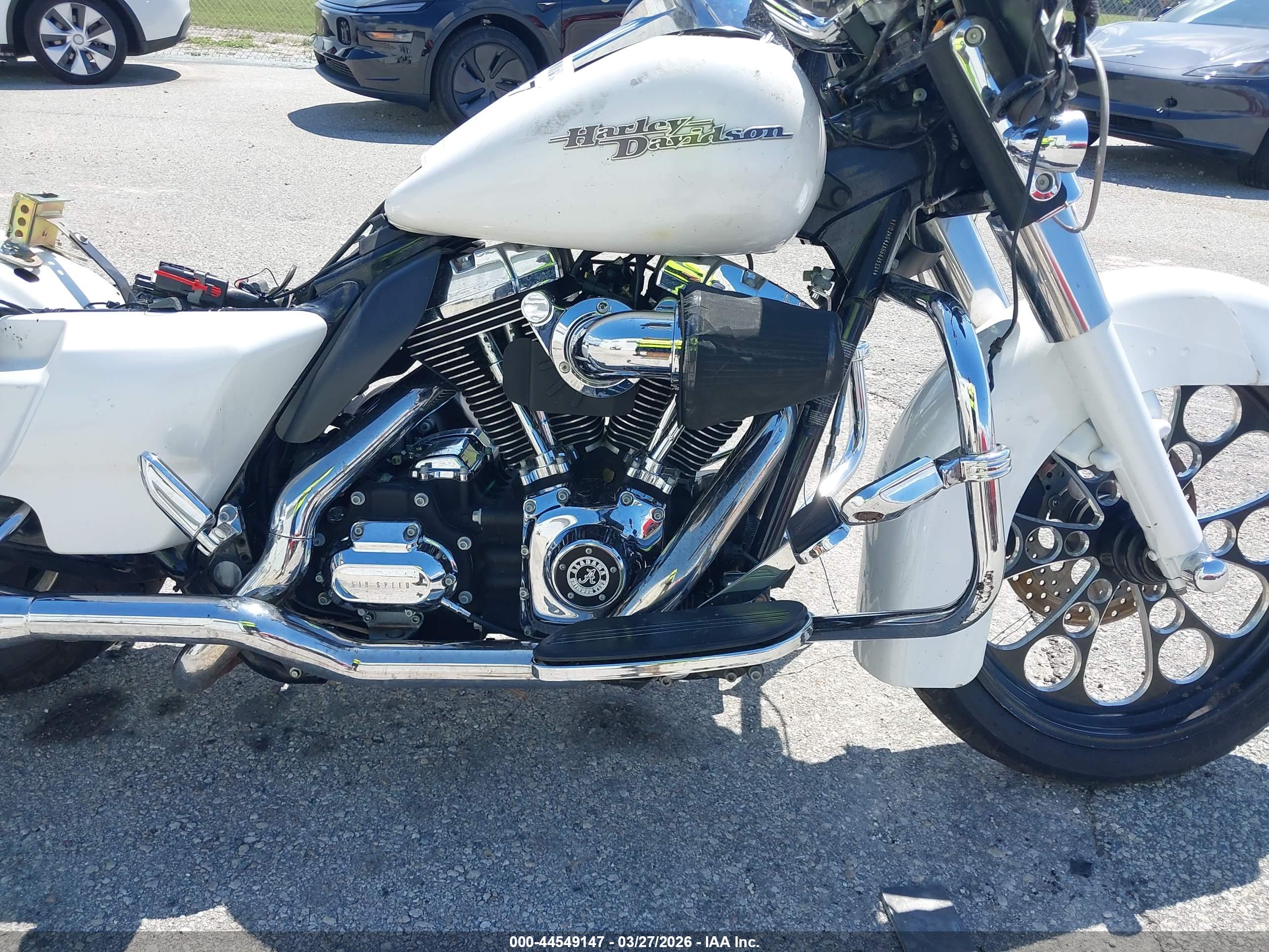 HARLEY-DAVIDSON FLHX image 8