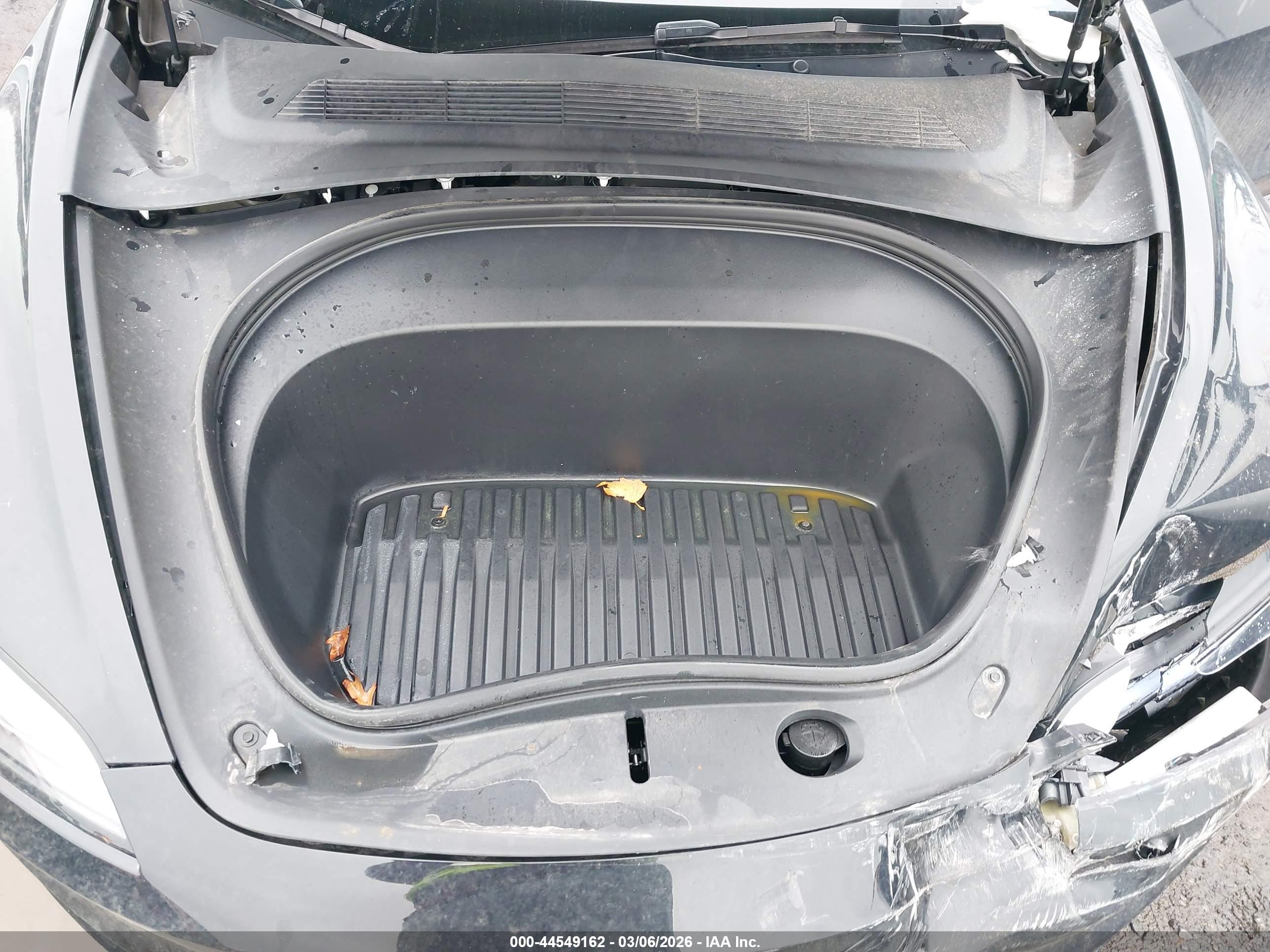 TESLA MODEL image 10