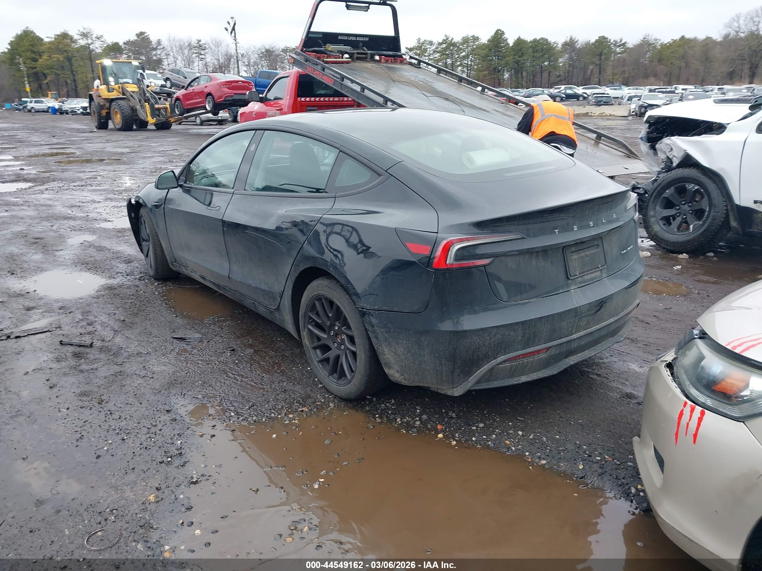 TESLA MODEL image 3