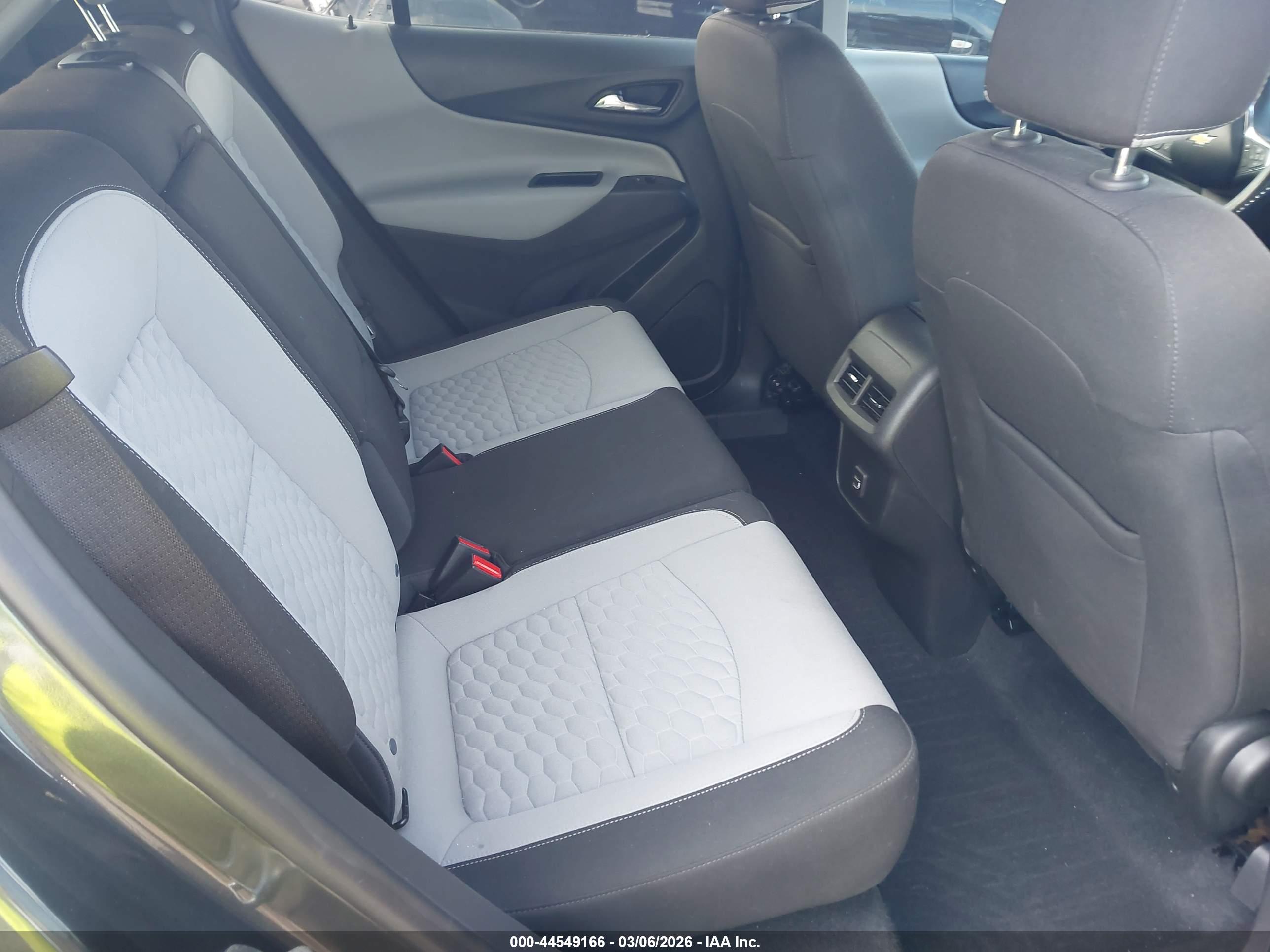 CHEVROLET EQUINOX image 8