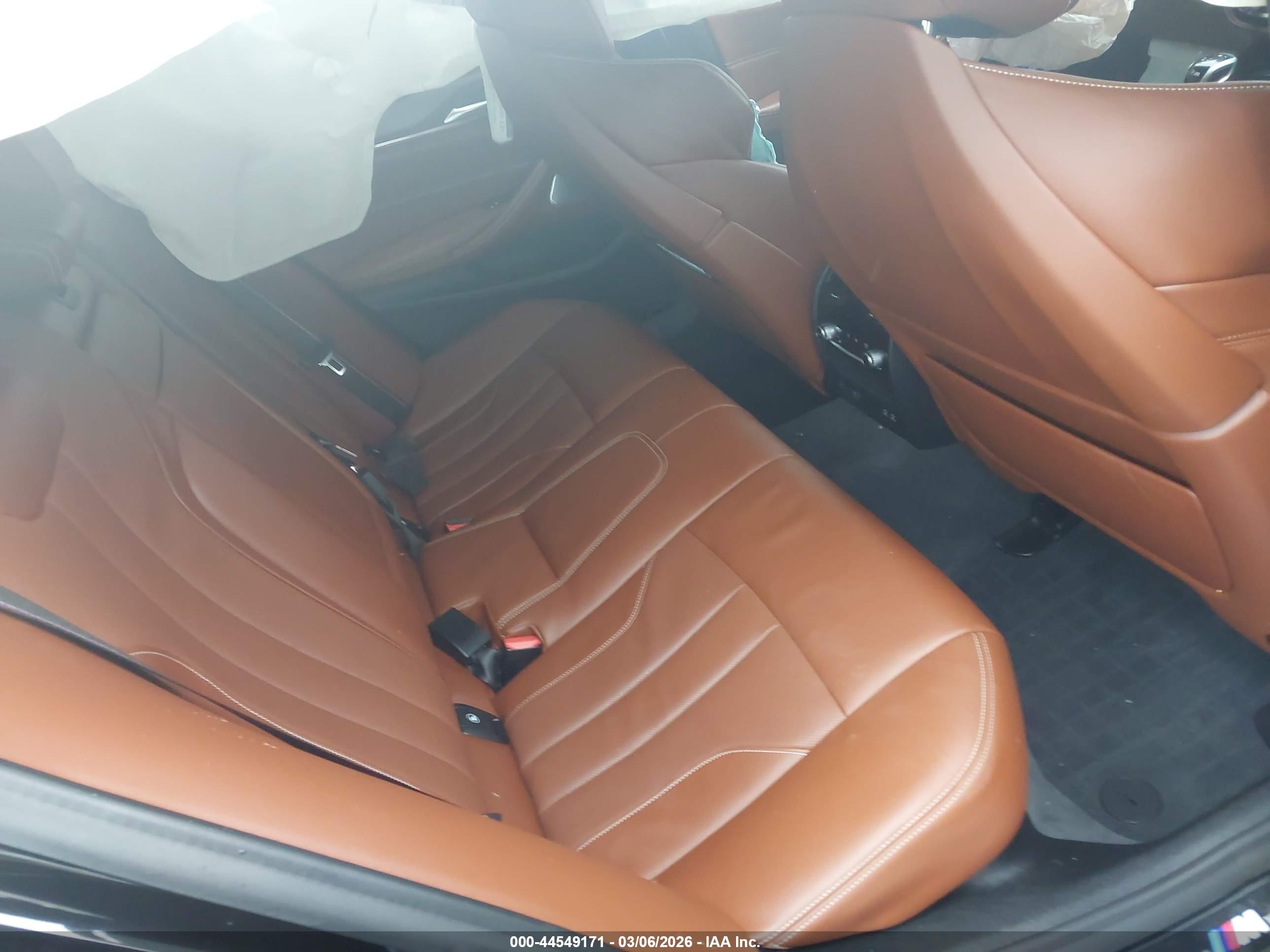 BMW M5 image 8