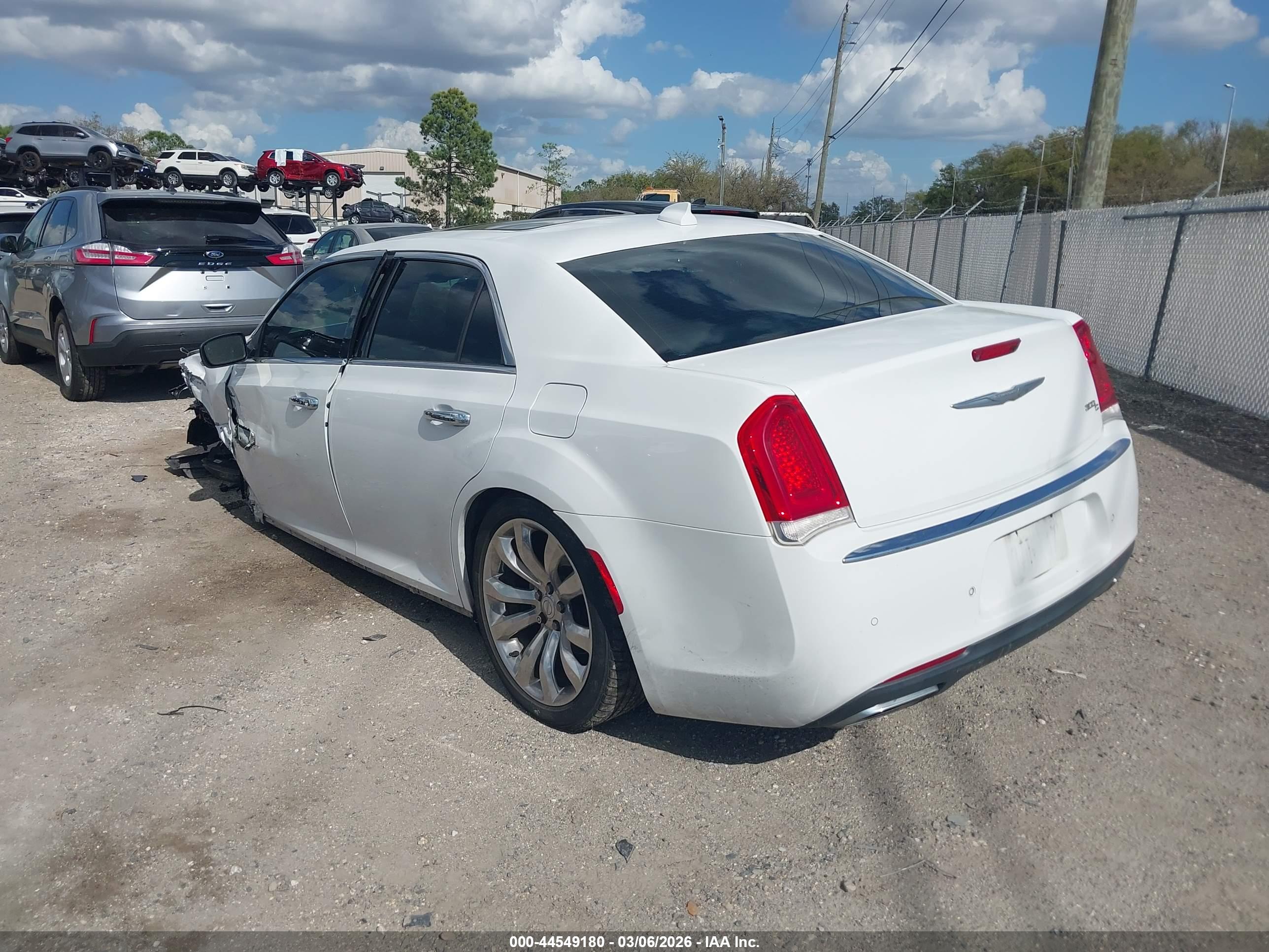 CHRYSLER 300C image 3