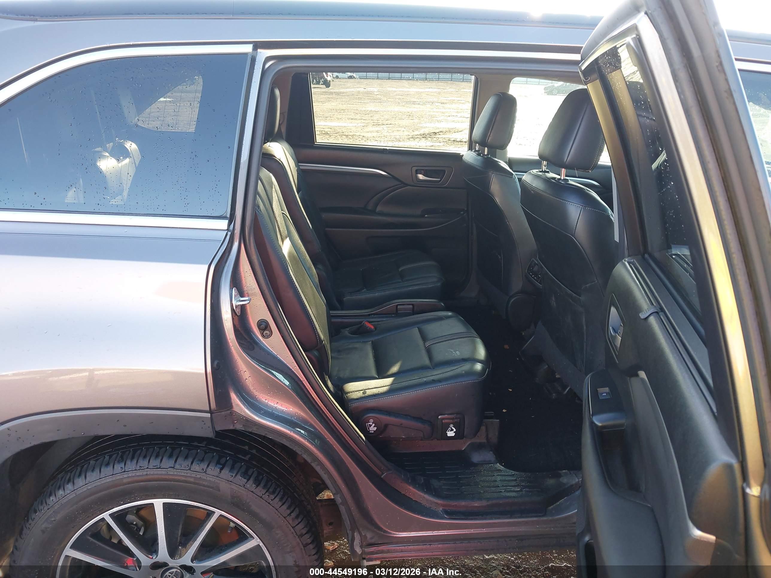 TOYOTA HIGHLANDER image 8