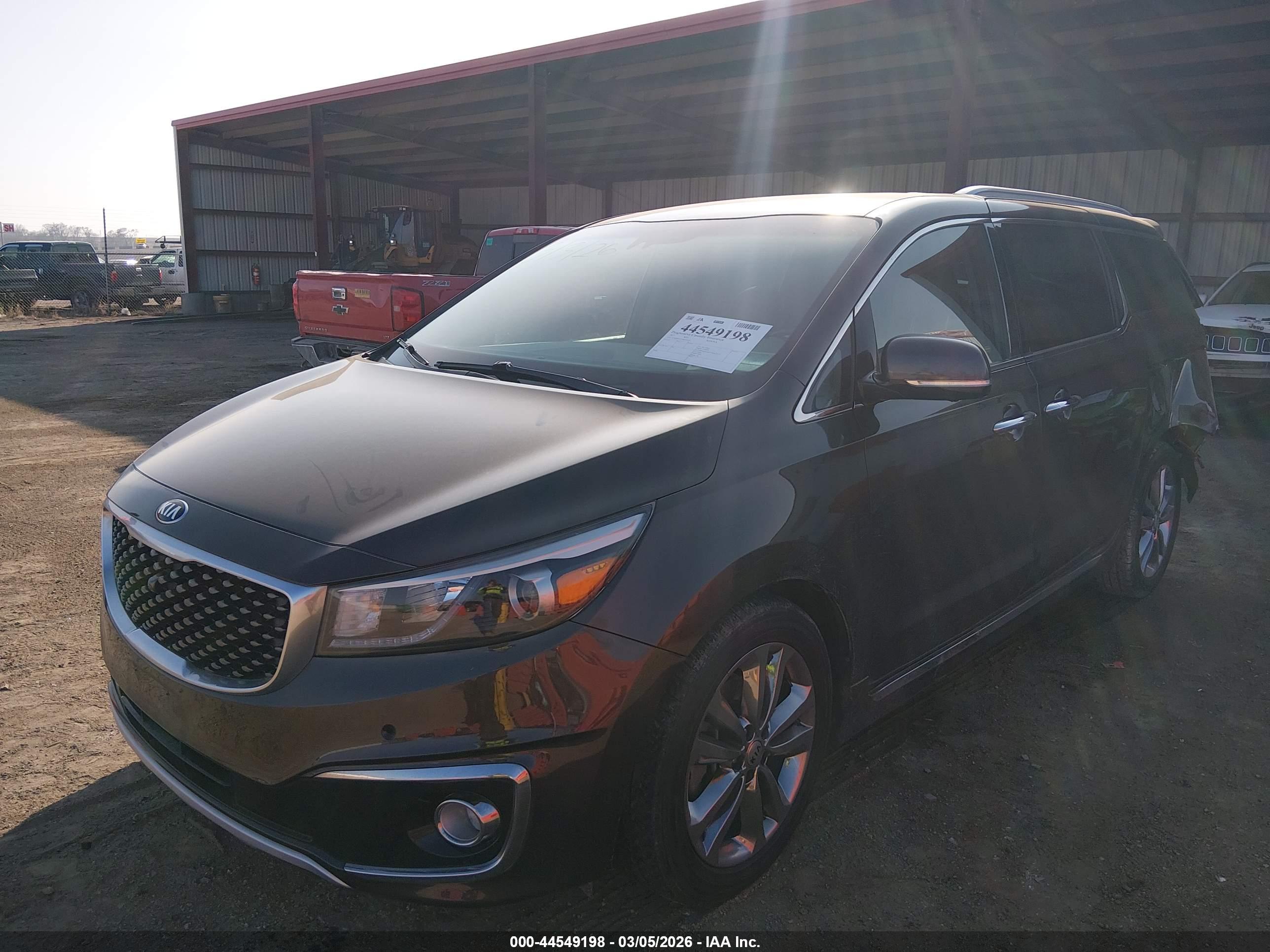 KIA SEDONA image 2