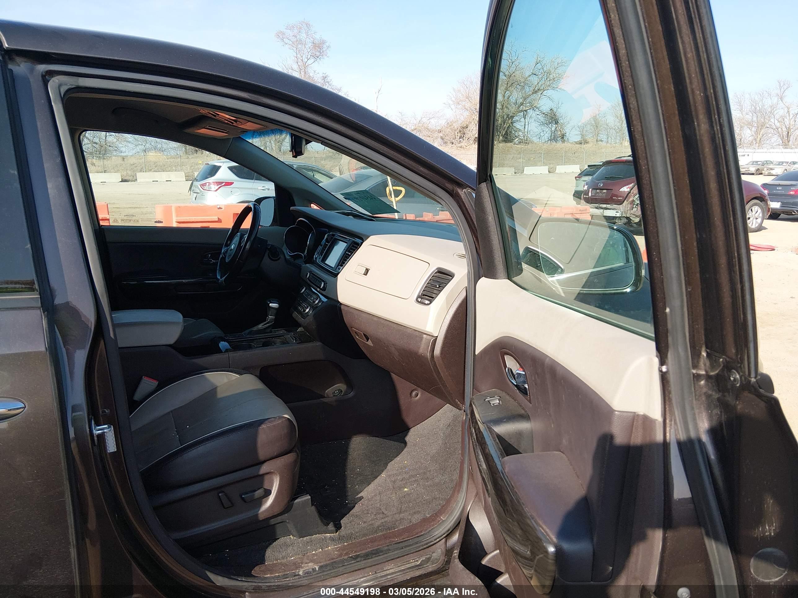 KIA SEDONA image 5