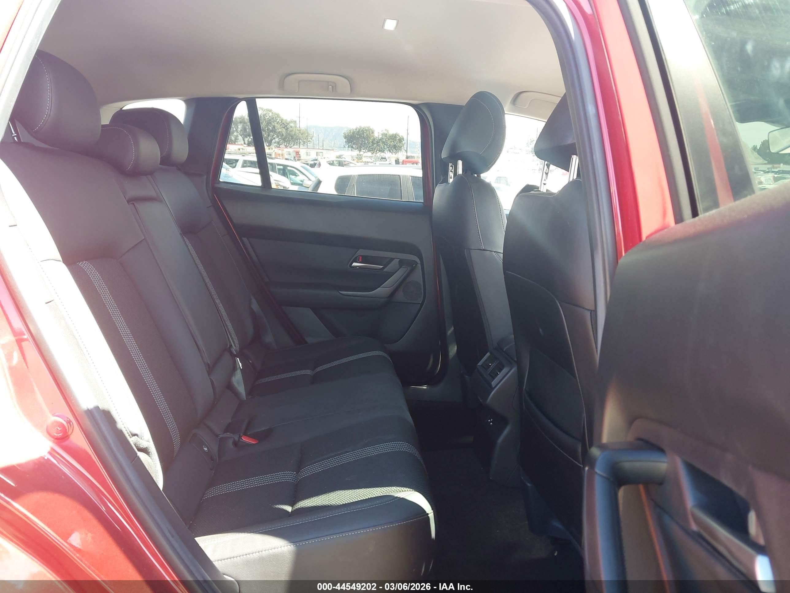 MAZDA CX-50 image 8