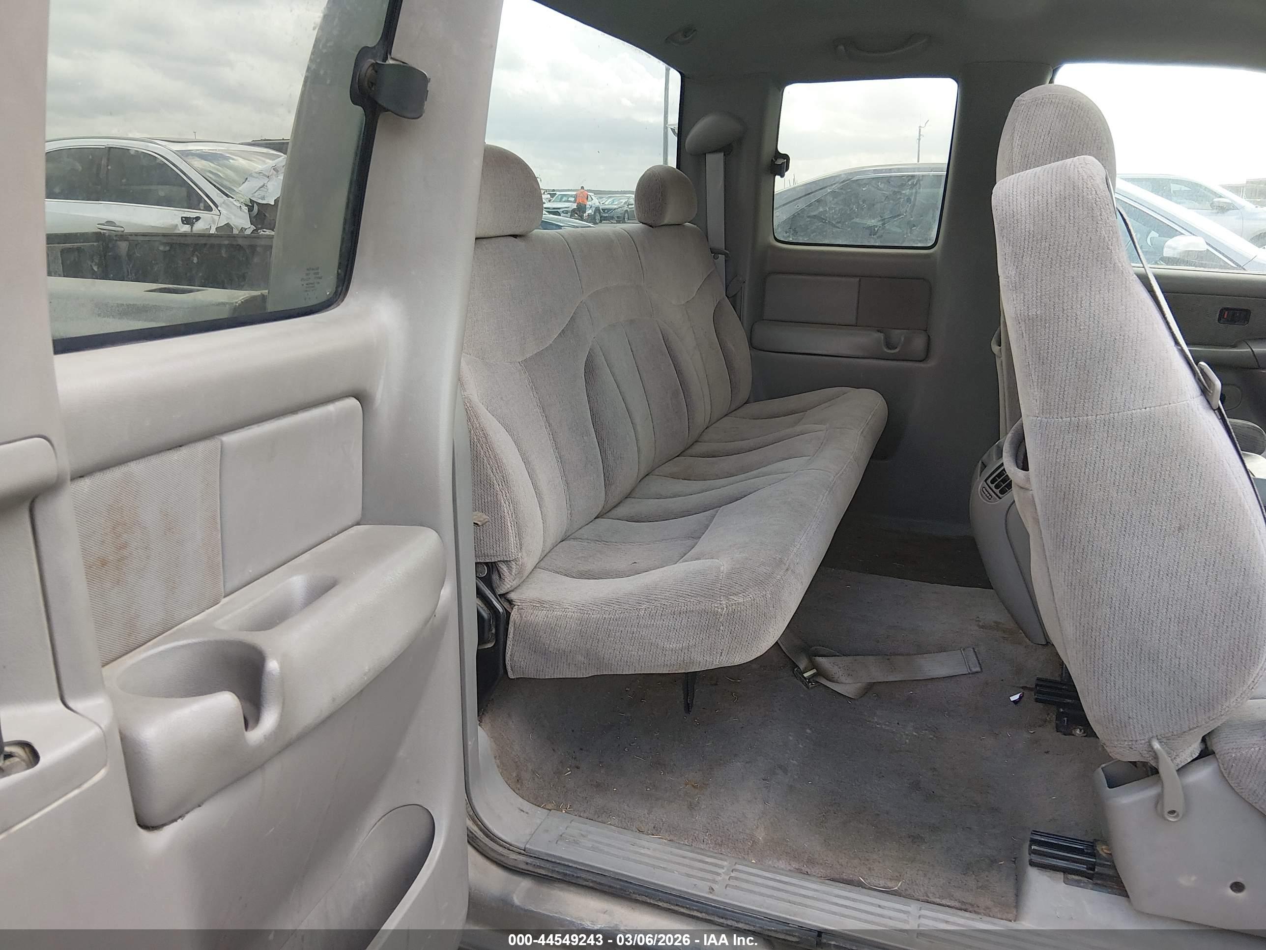 GMC SIERRA image 8