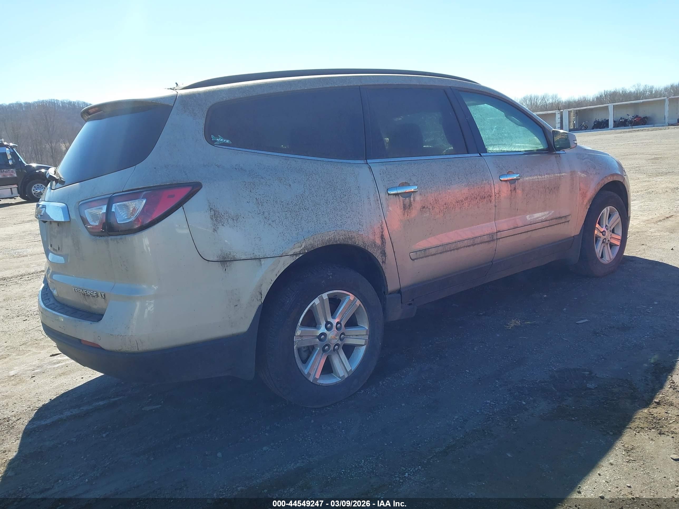 CHEVROLET TRAVERSE image 4