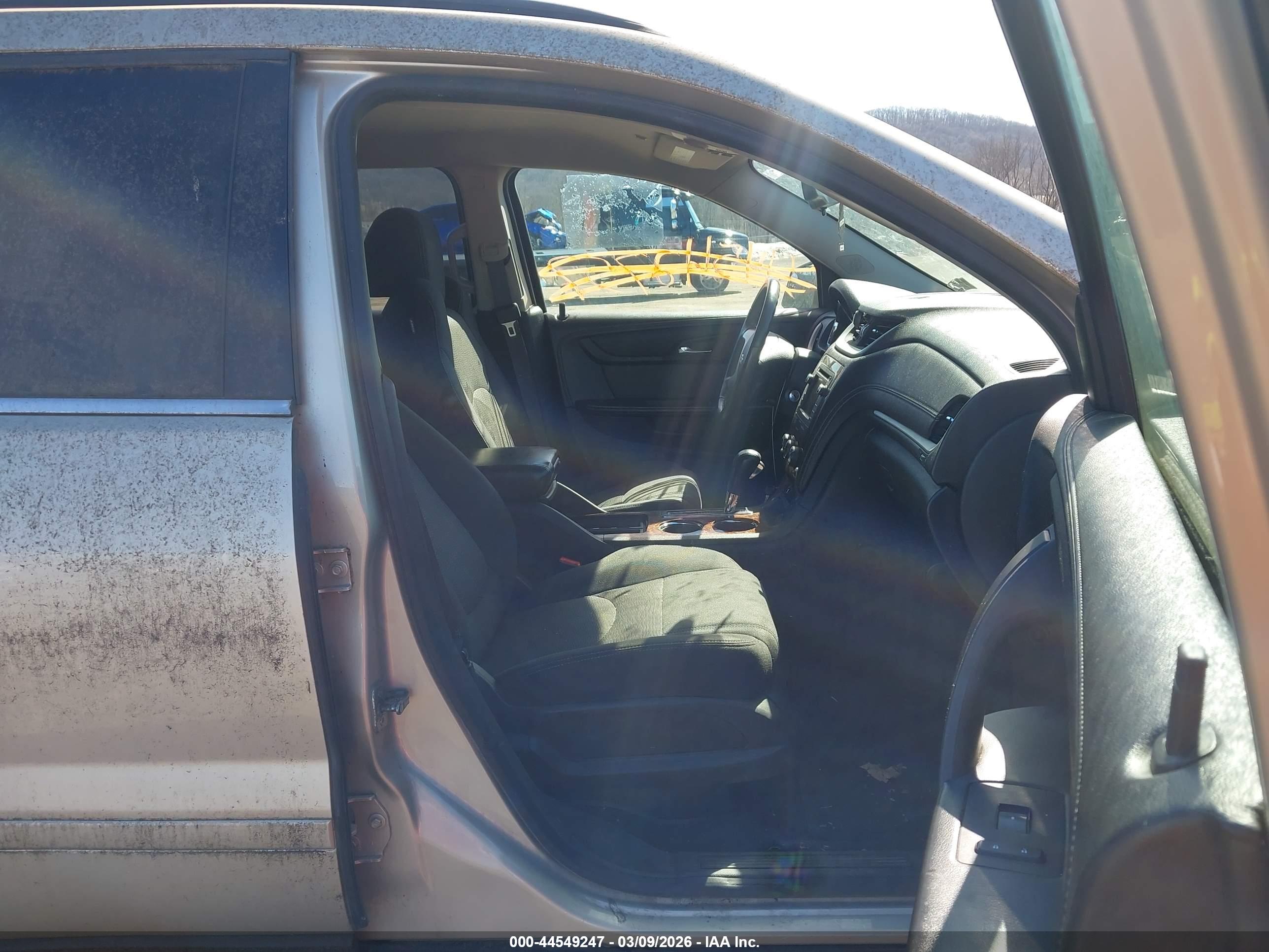CHEVROLET TRAVERSE image 5