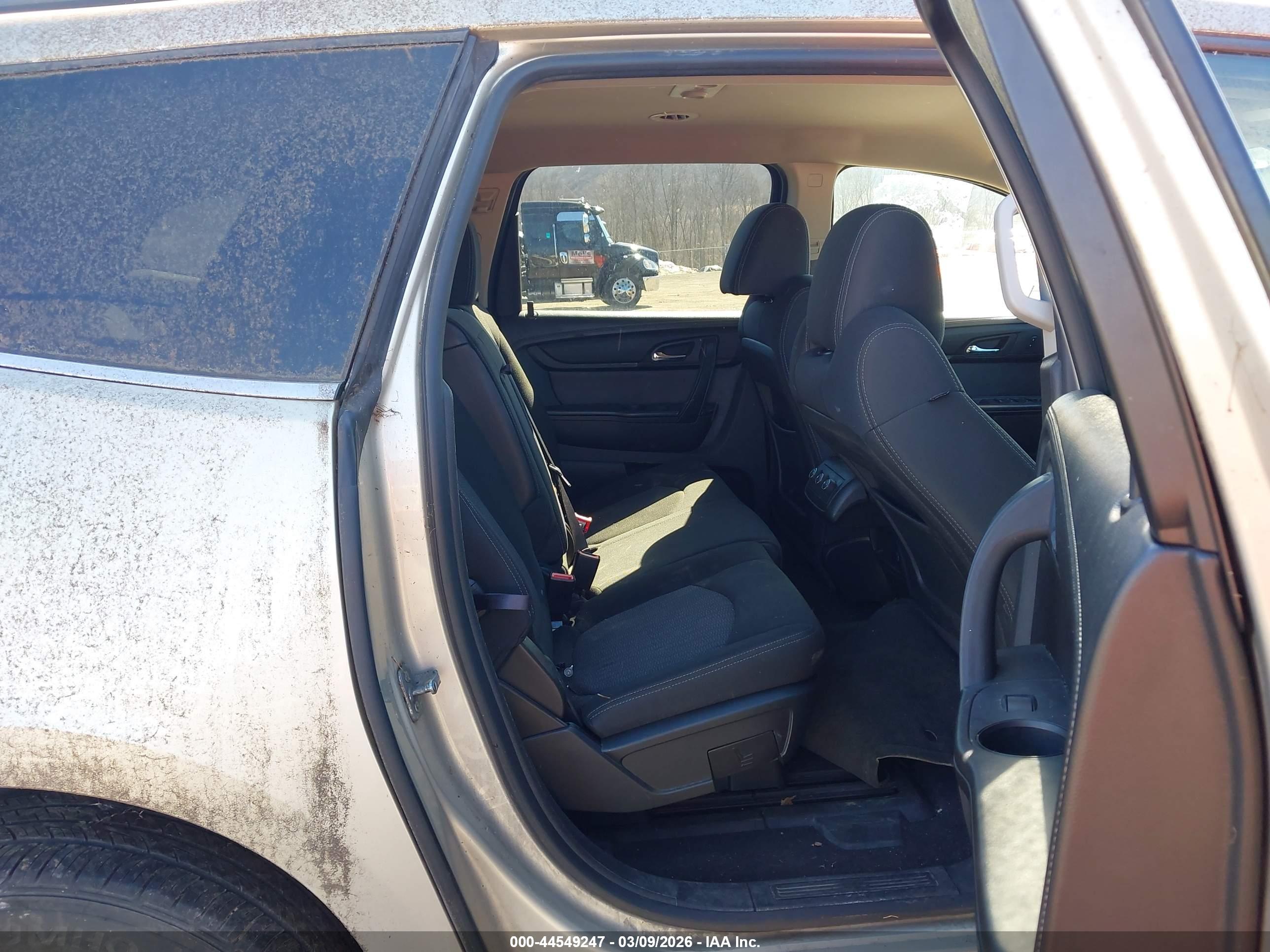 CHEVROLET TRAVERSE image 8