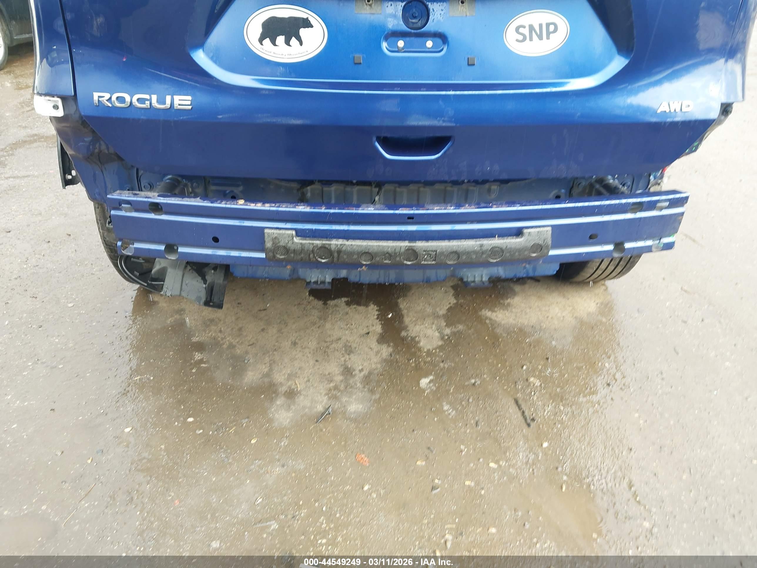 NISSAN ROGUE image 6