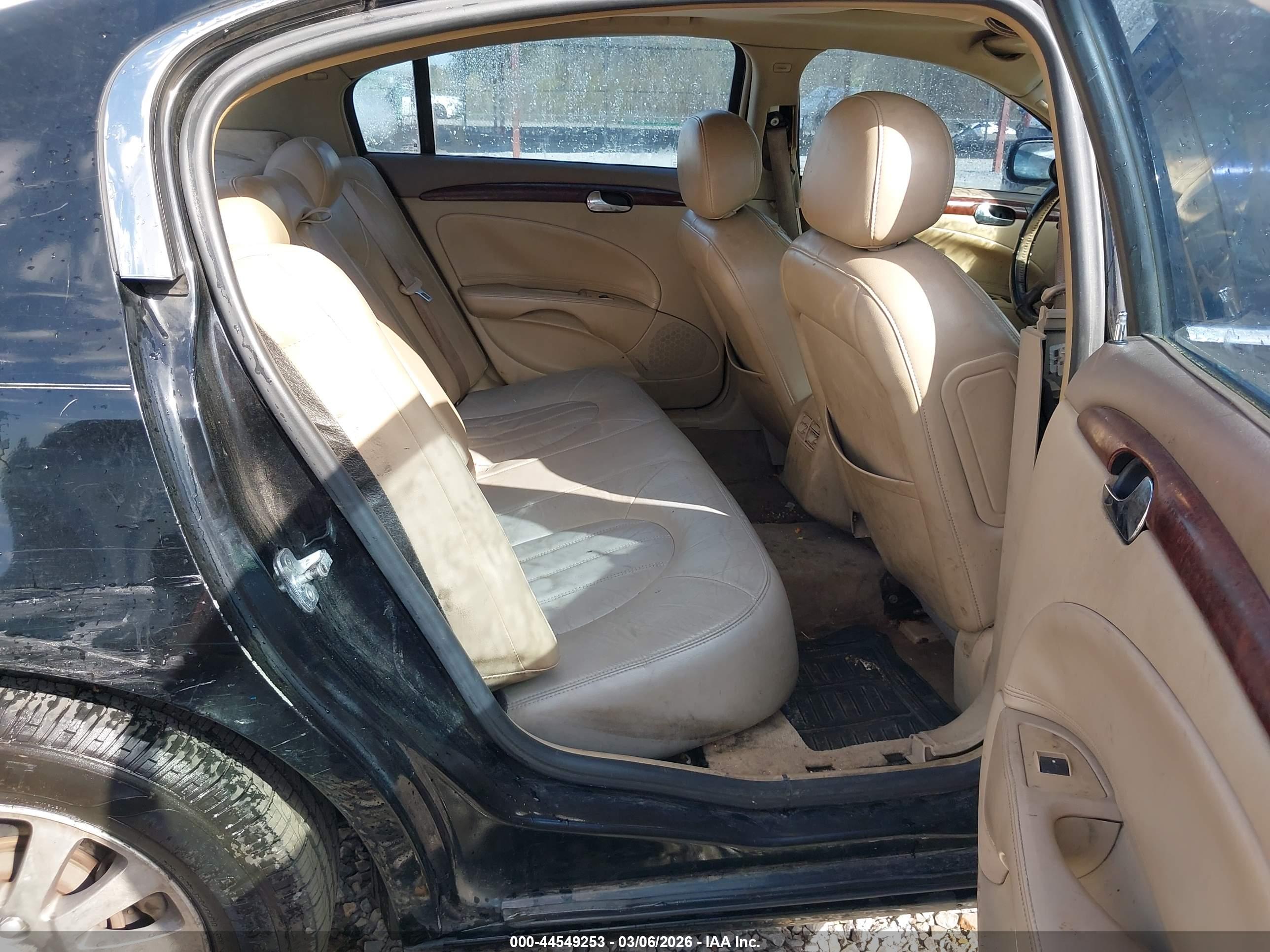 BUICK LUCERNE image 8