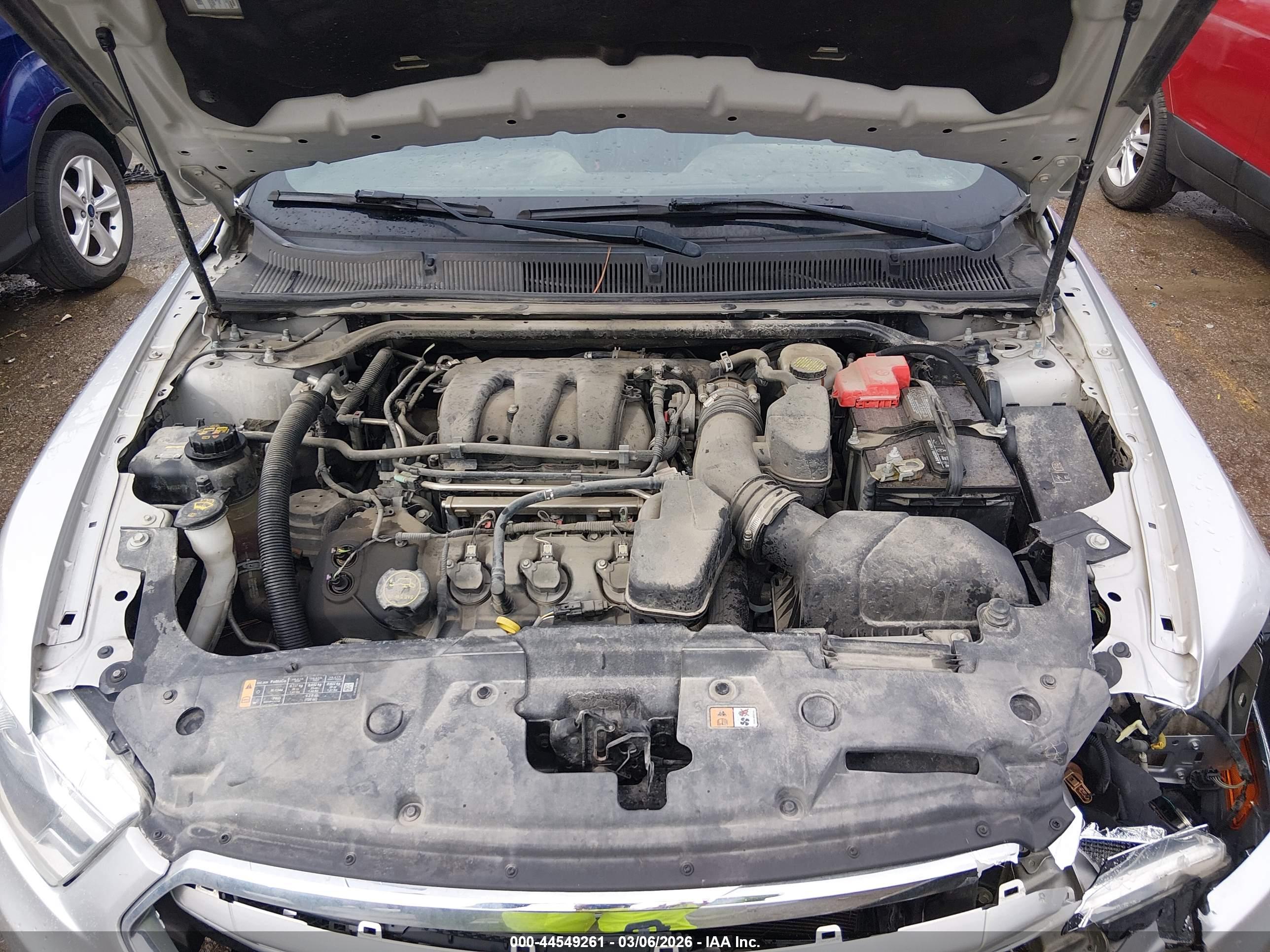 FORD TAURUS image 10