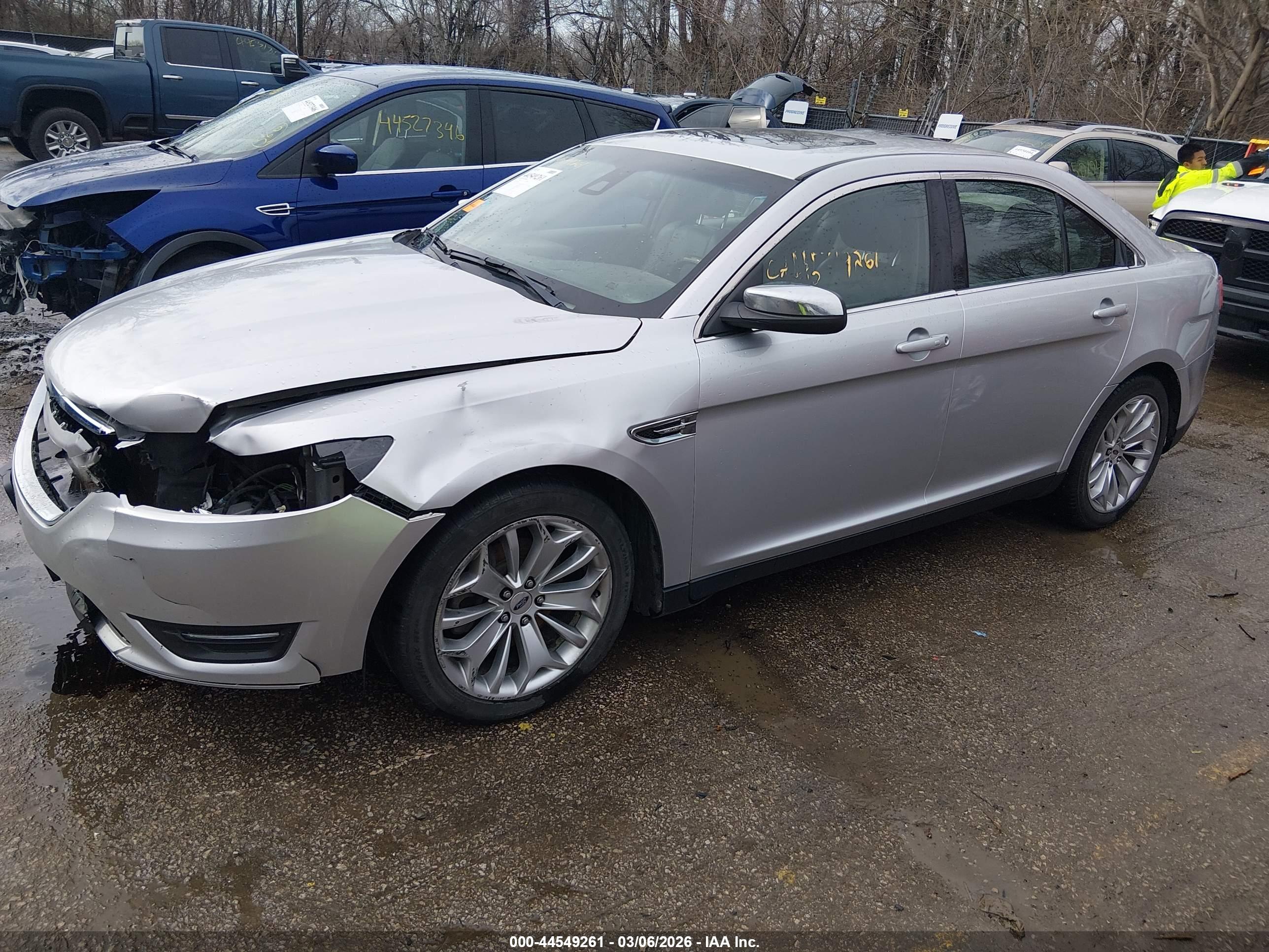 FORD TAURUS image 2