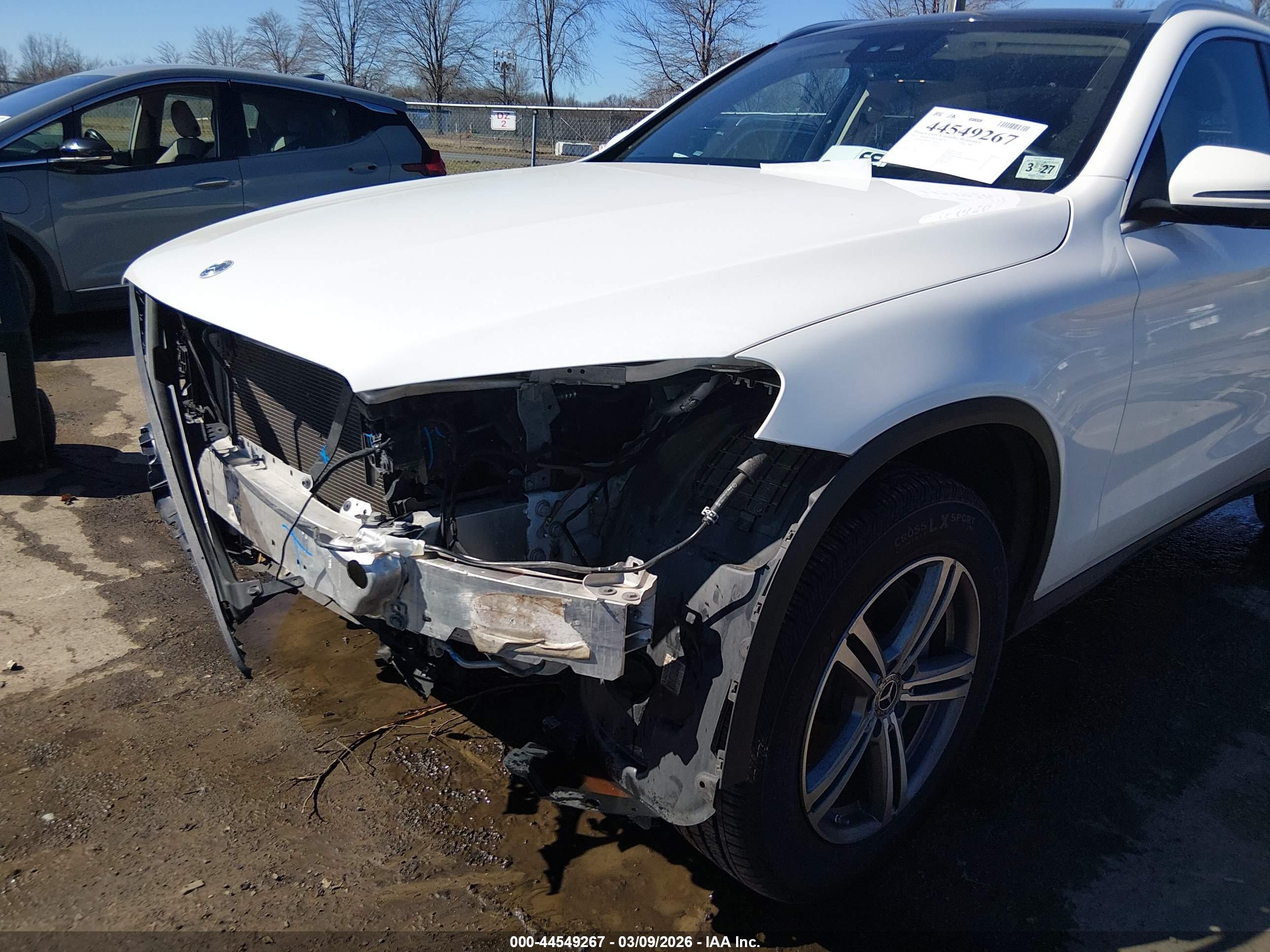MERCEDES-BENZ GLC image 6