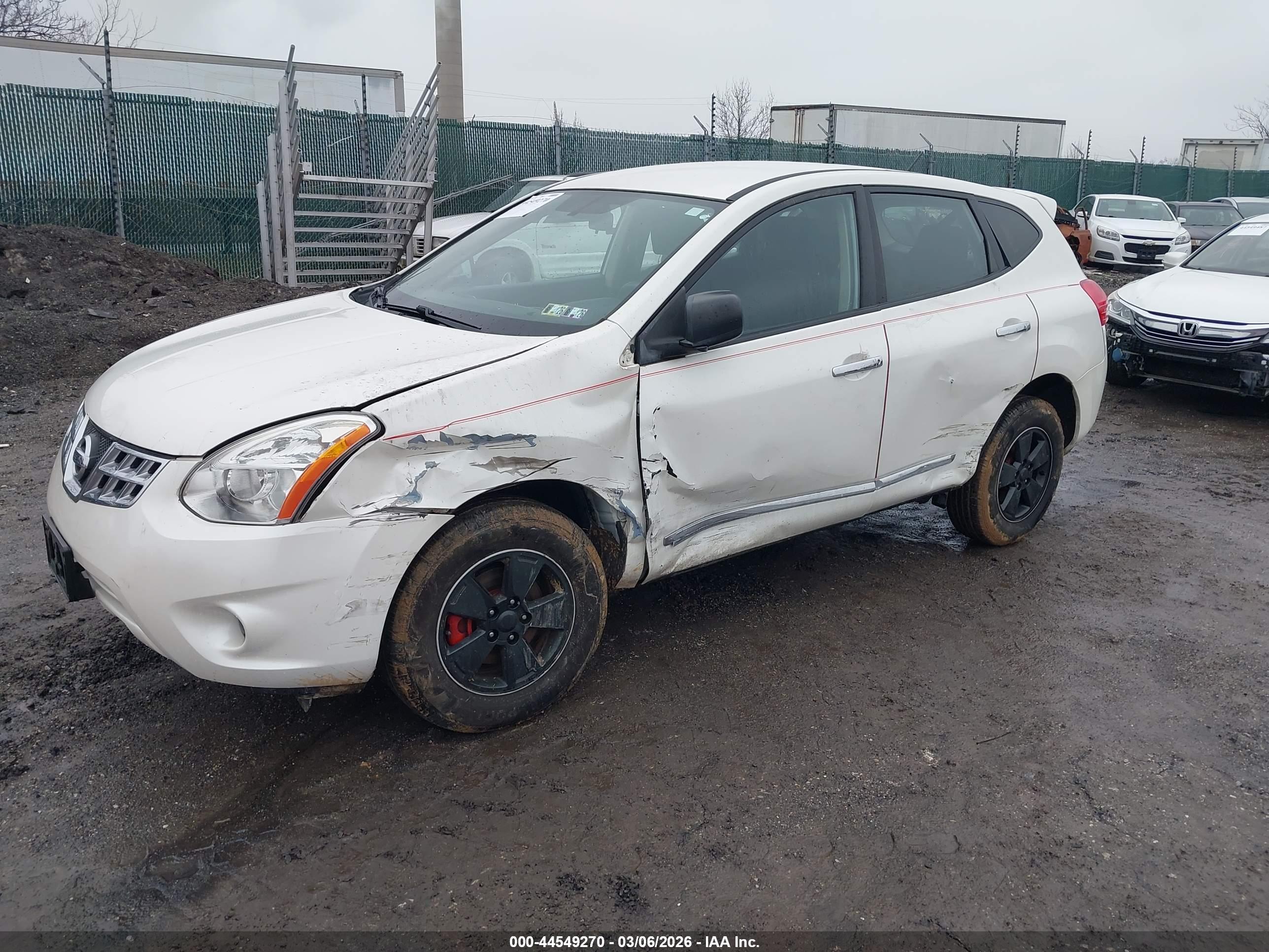 NISSAN ROGUE image 2