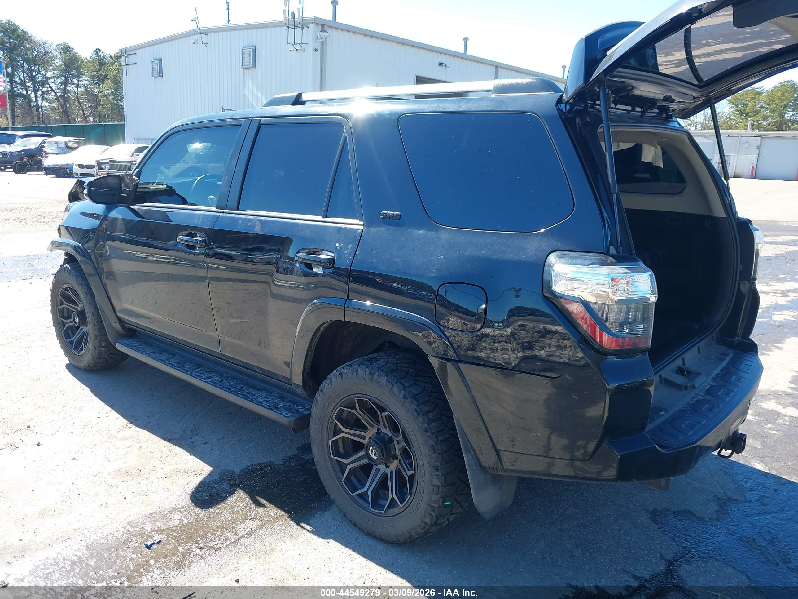 TOYOTA 4RUNNER image 3