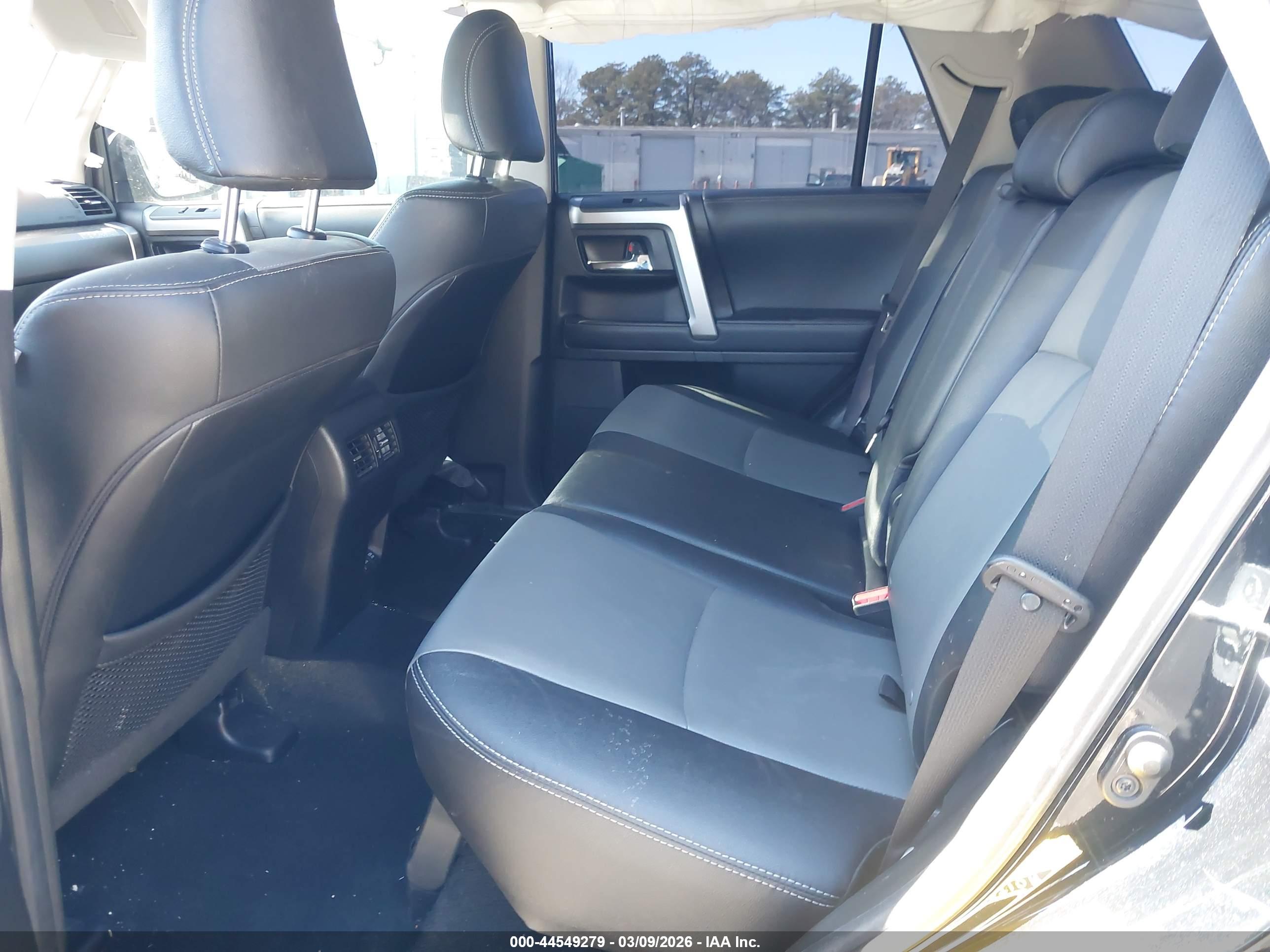 TOYOTA 4RUNNER image 8