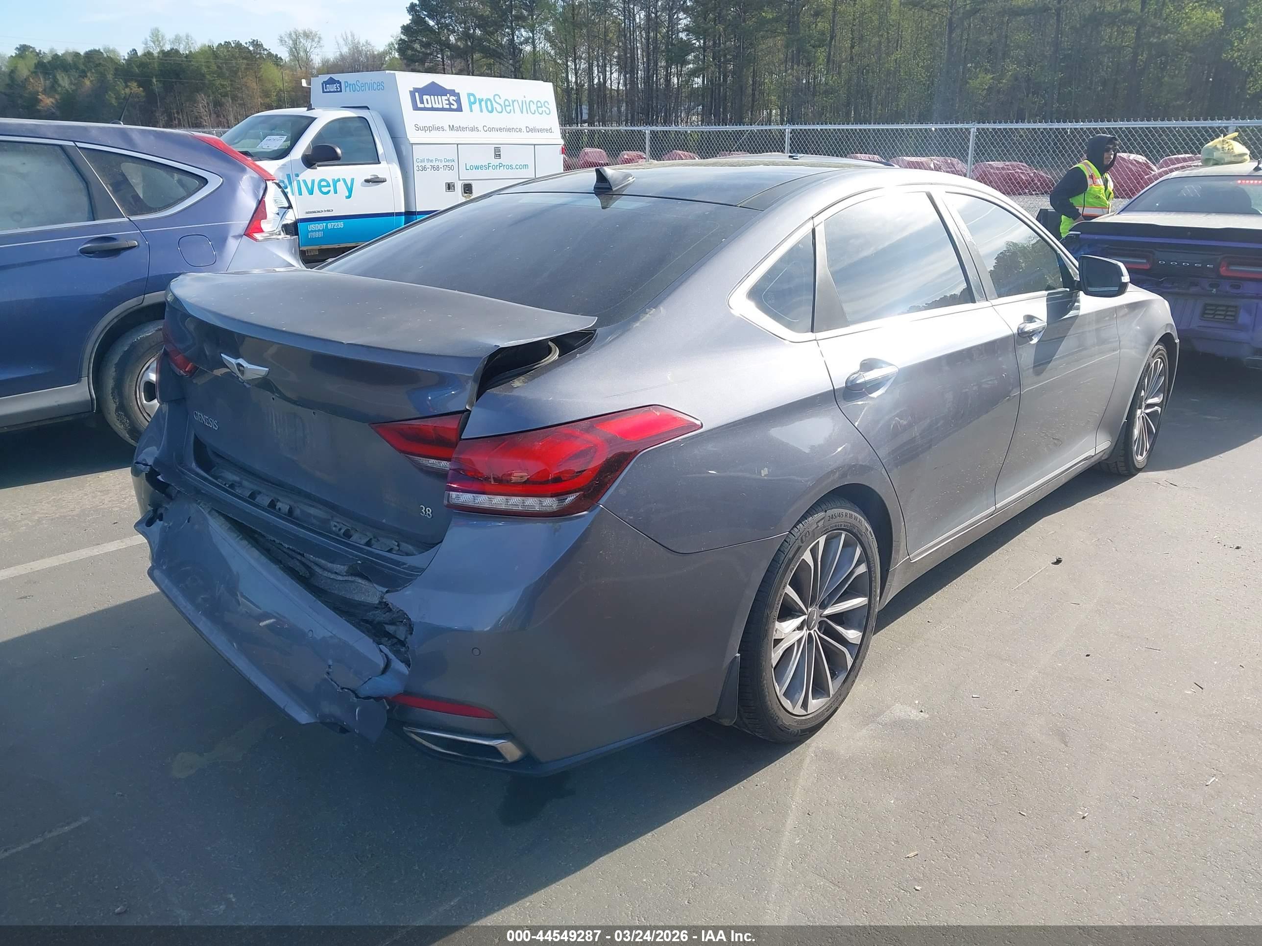 HYUNDAI GENESIS image 4
