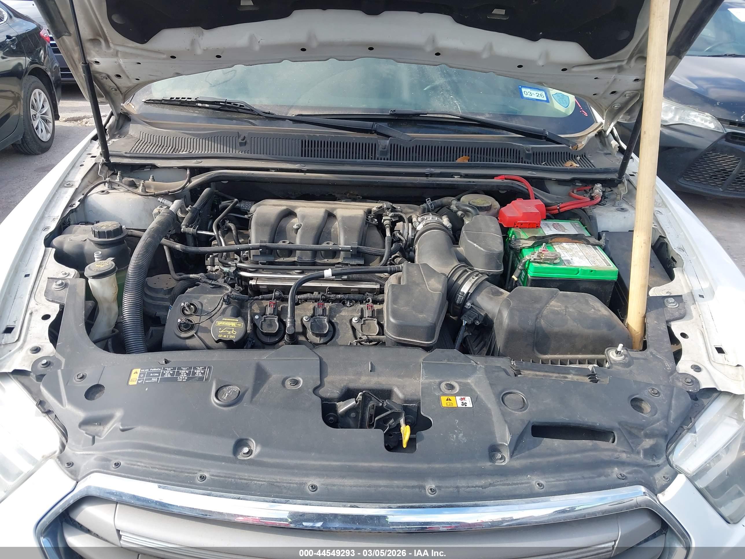FORD TAURUS image 10