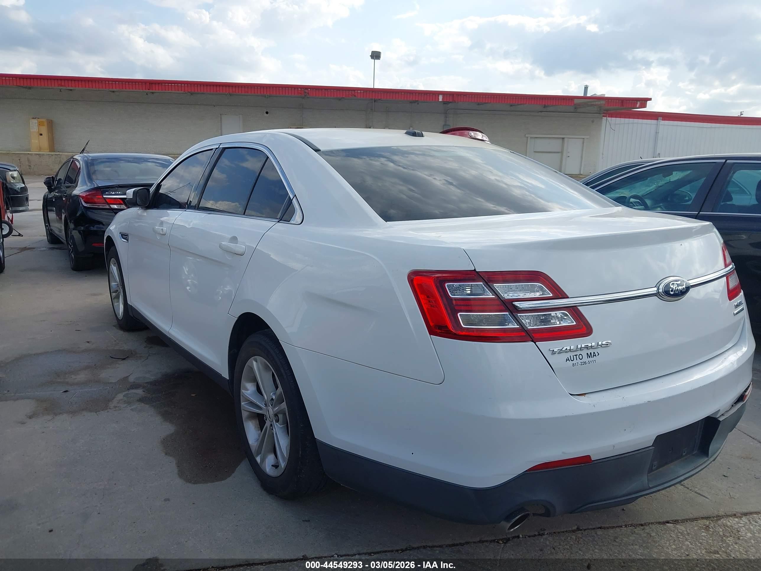 FORD TAURUS image 3