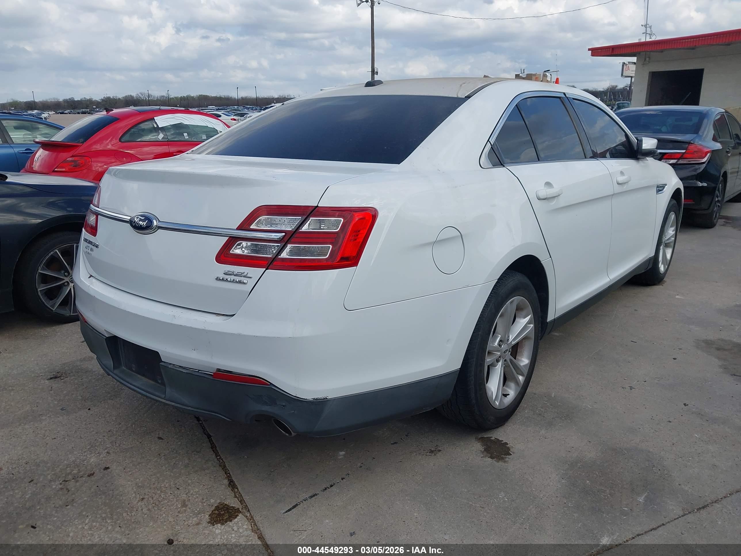 FORD TAURUS image 4