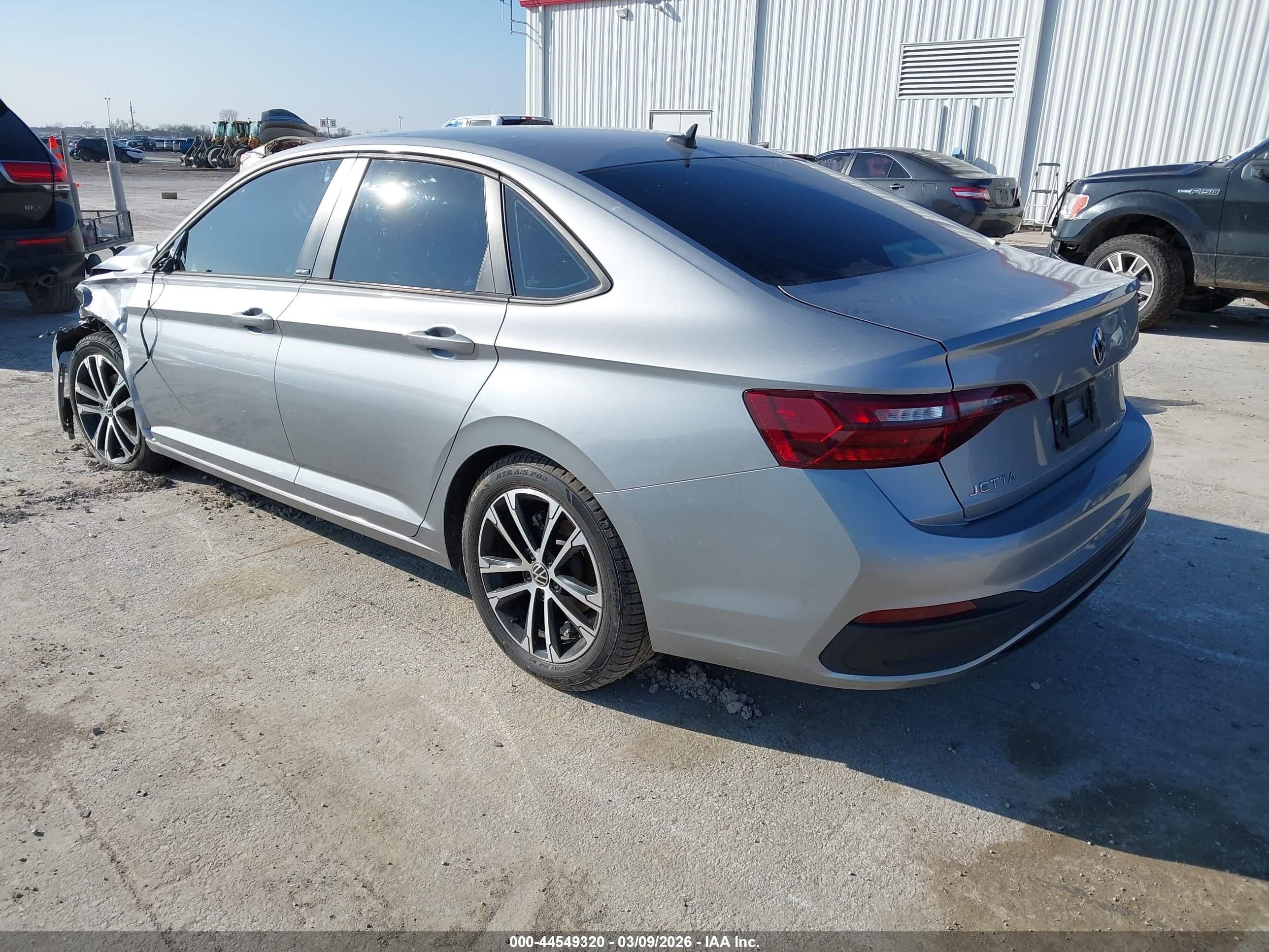 VOLKSWAGEN JETTA image 3