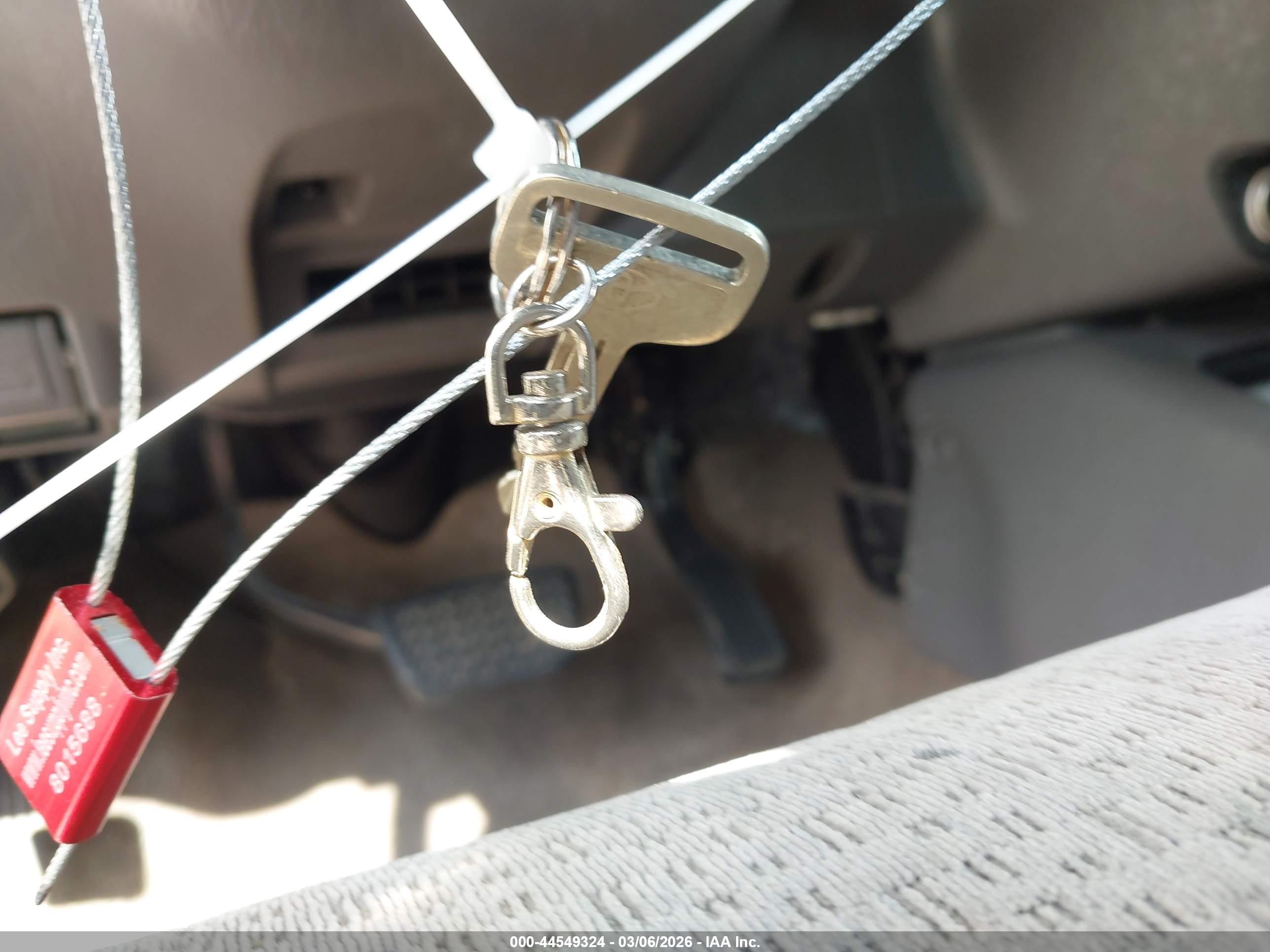 TOYOTA TUNDRA image 11
