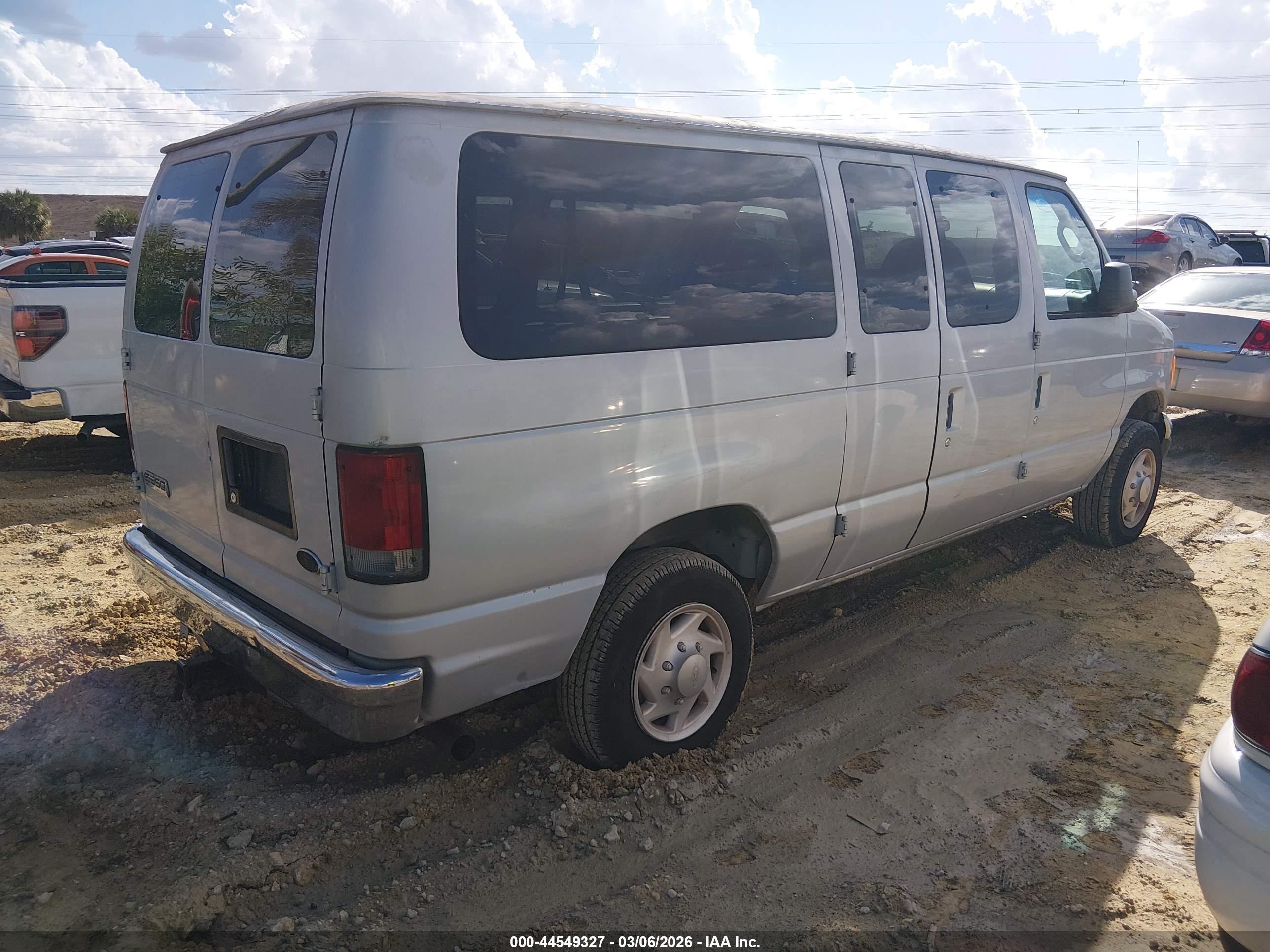 FORD E-350 image 4