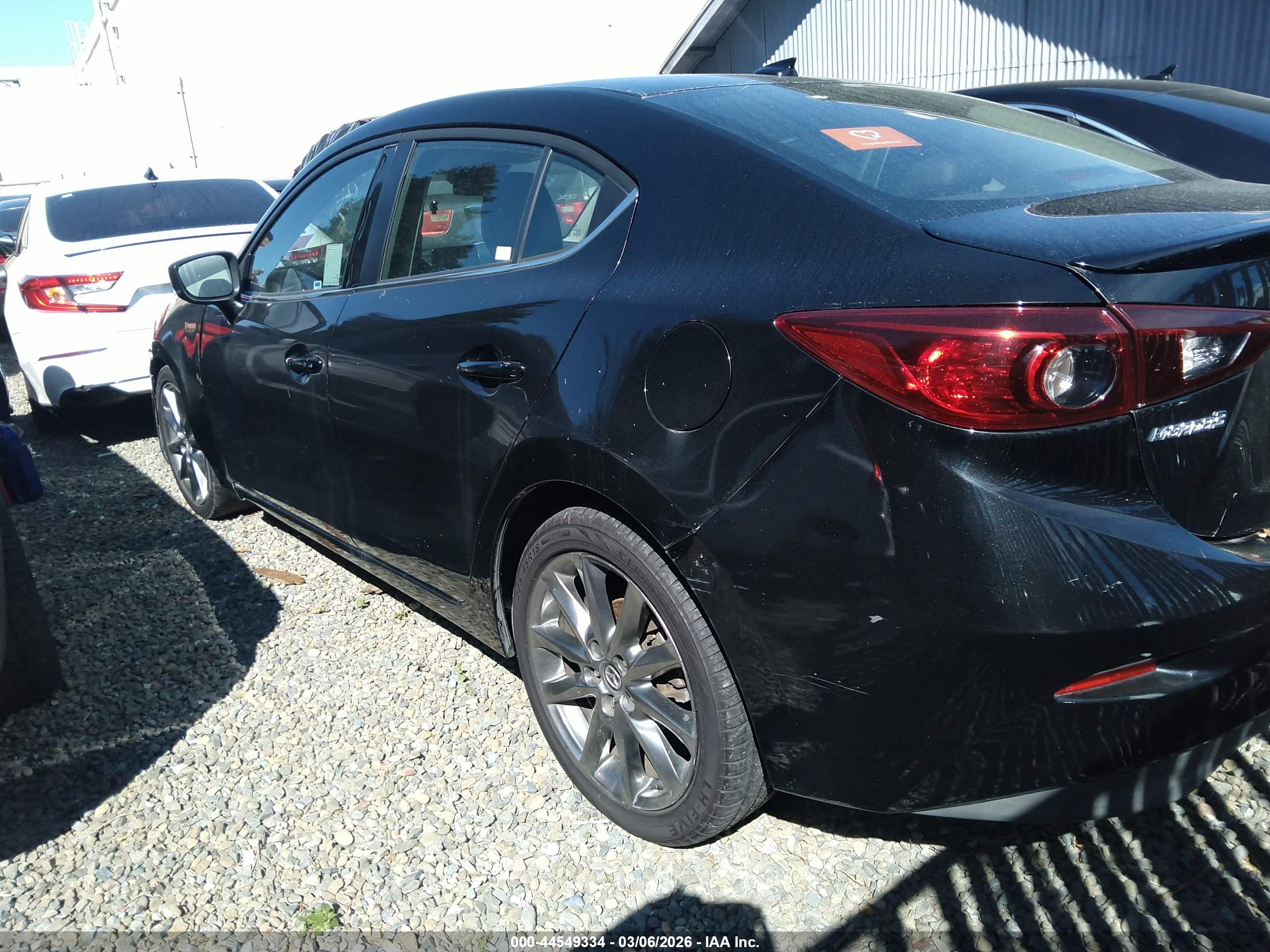 MAZDA MAZDA3 image 3