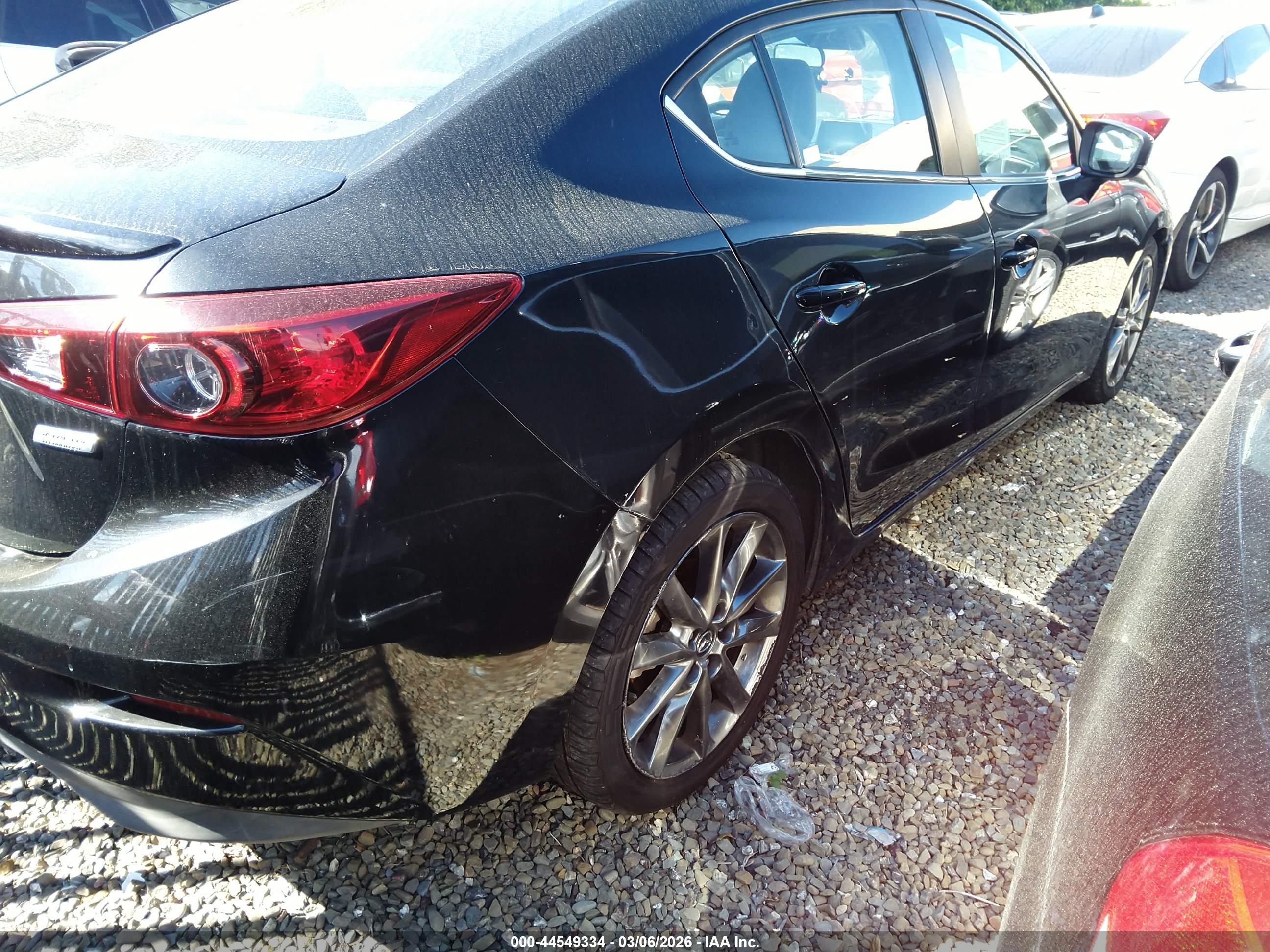 MAZDA MAZDA3 image 4