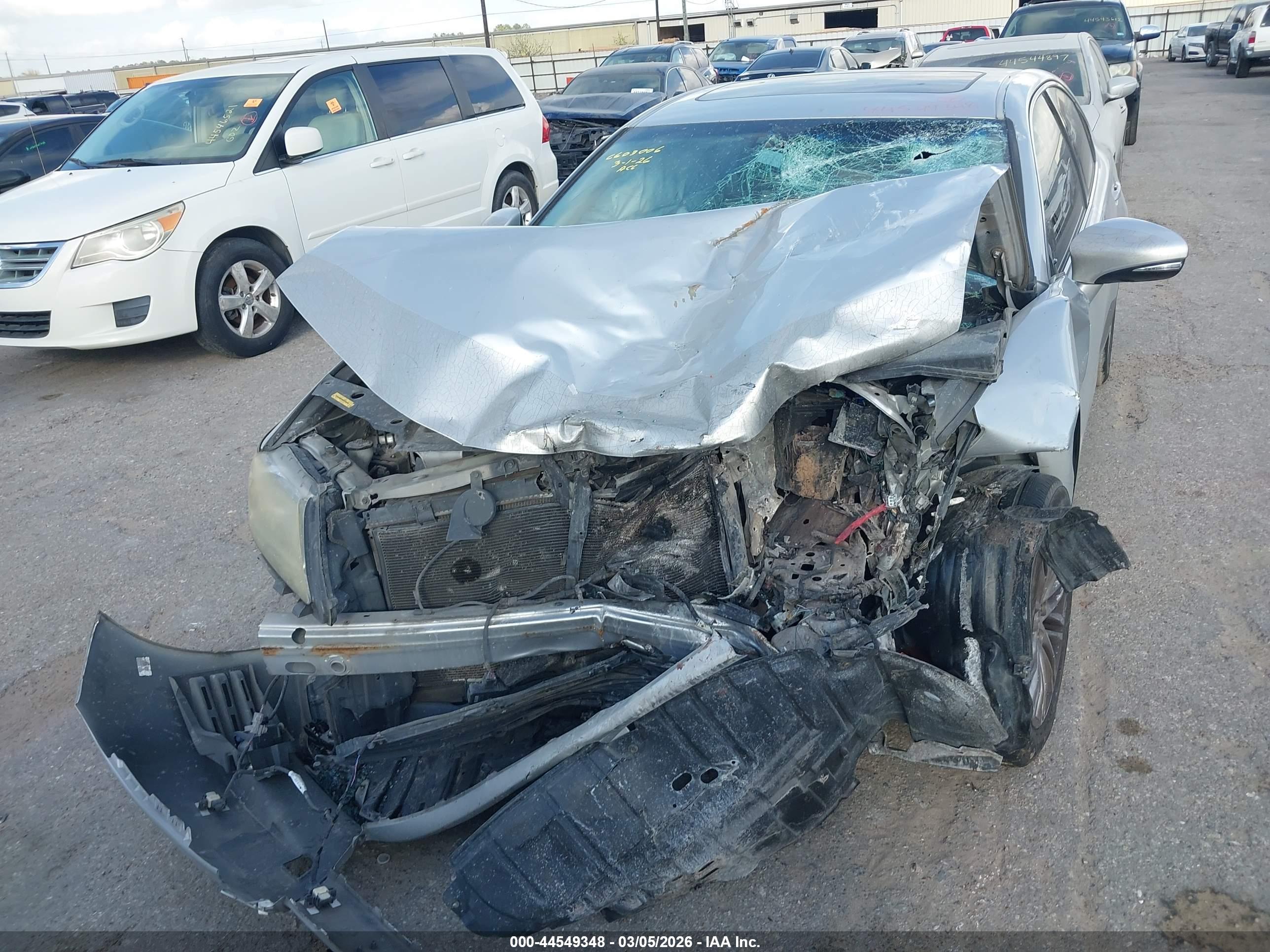 LEXUS ES image 10