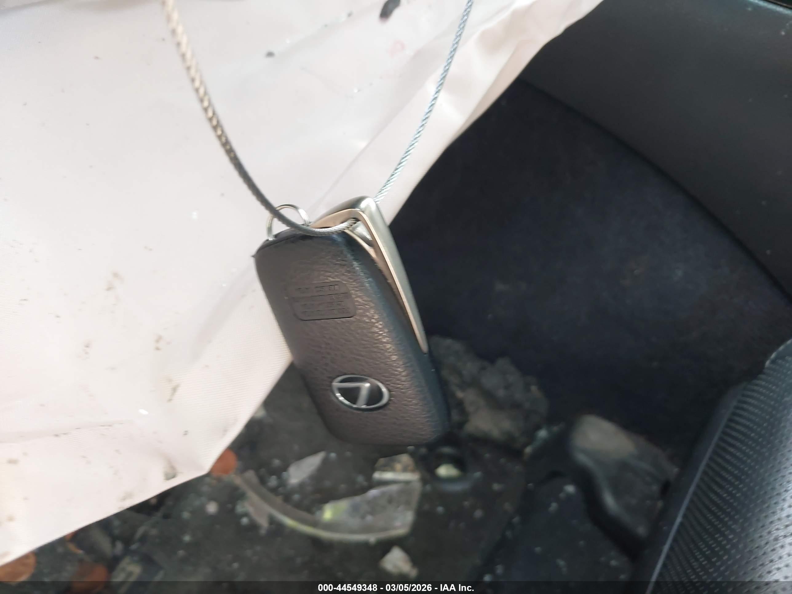 LEXUS ES image 11