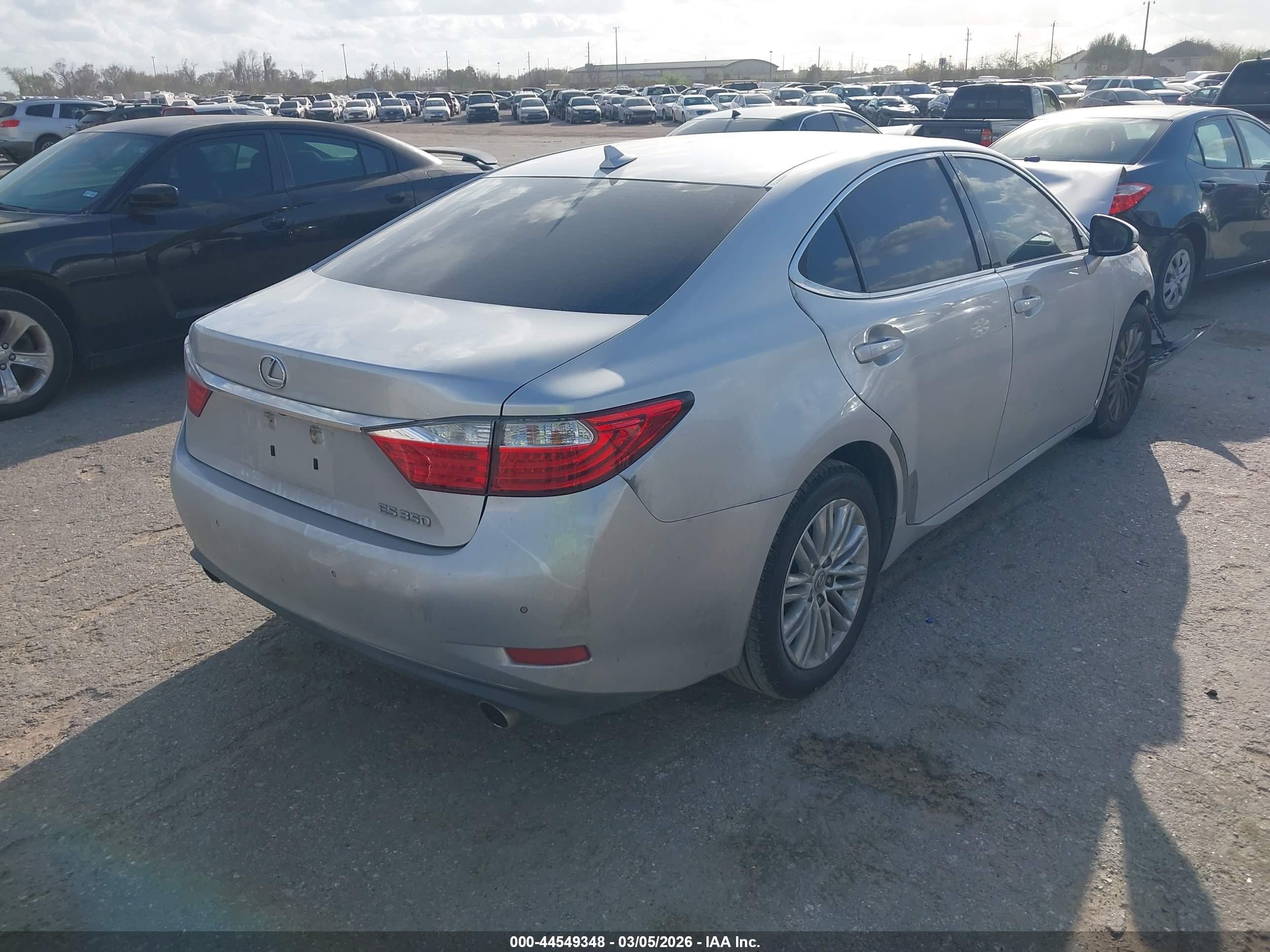 LEXUS ES image 4