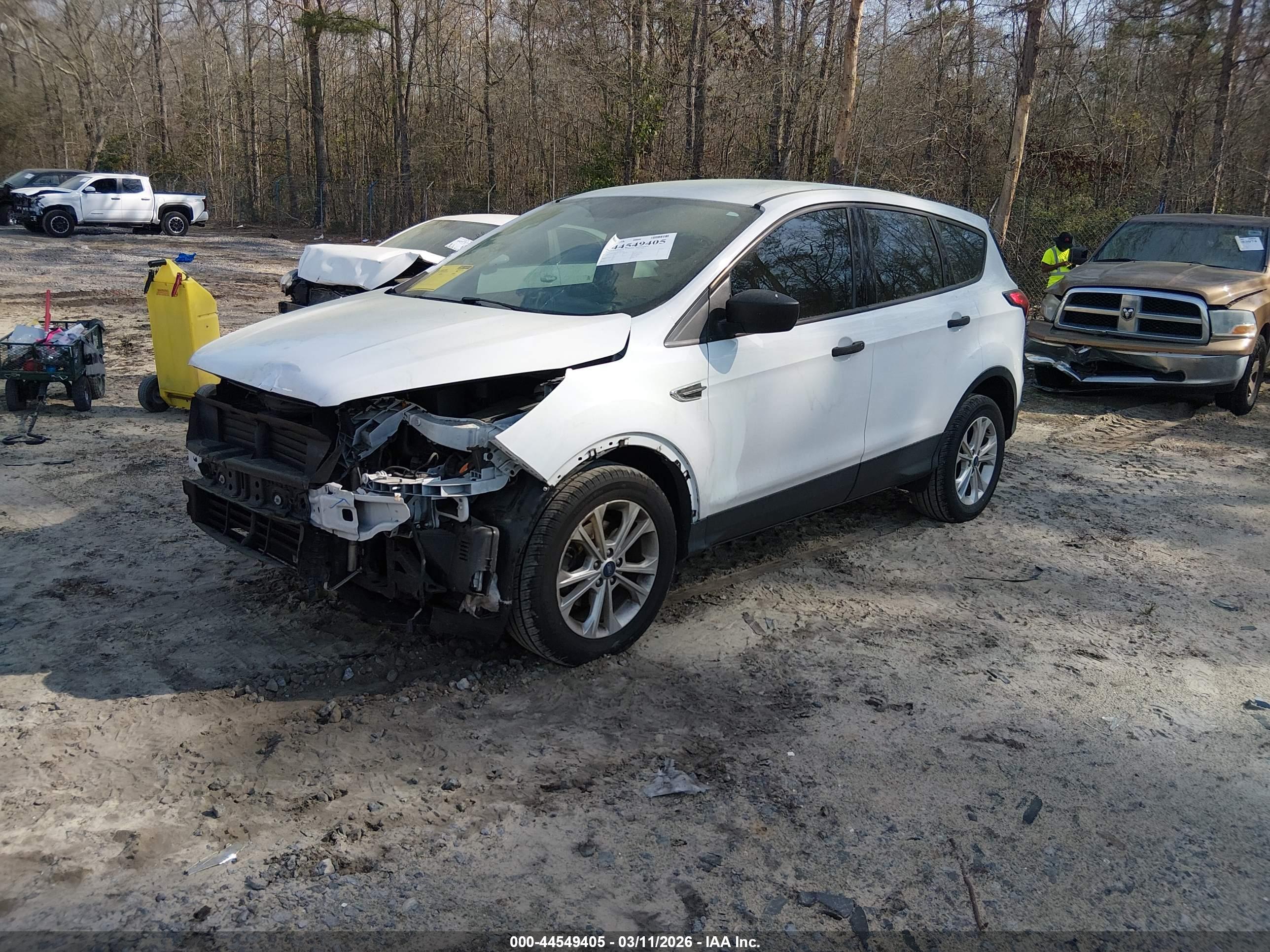 FORD ESCAPE image 2