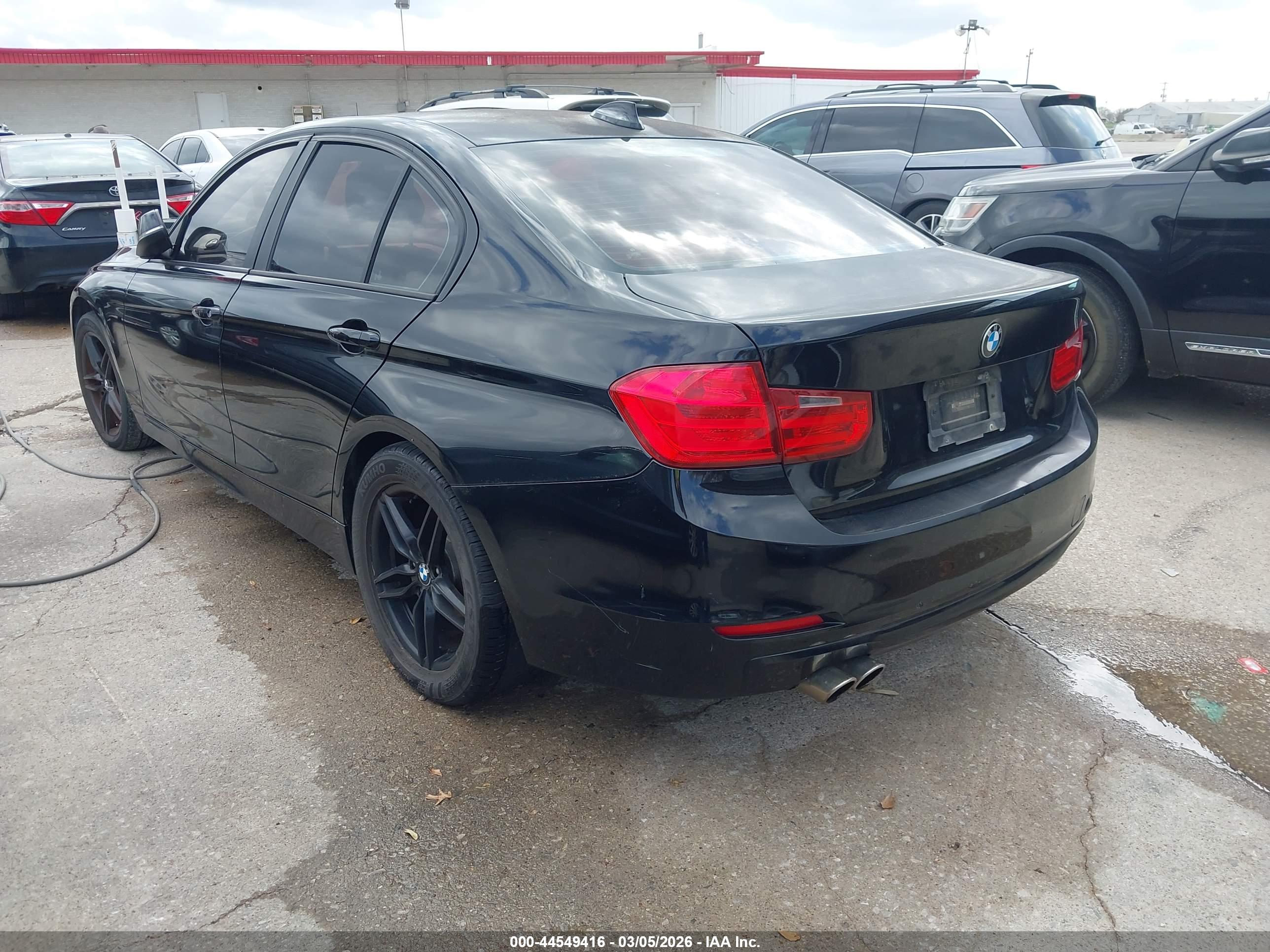 BMW 328I image 3