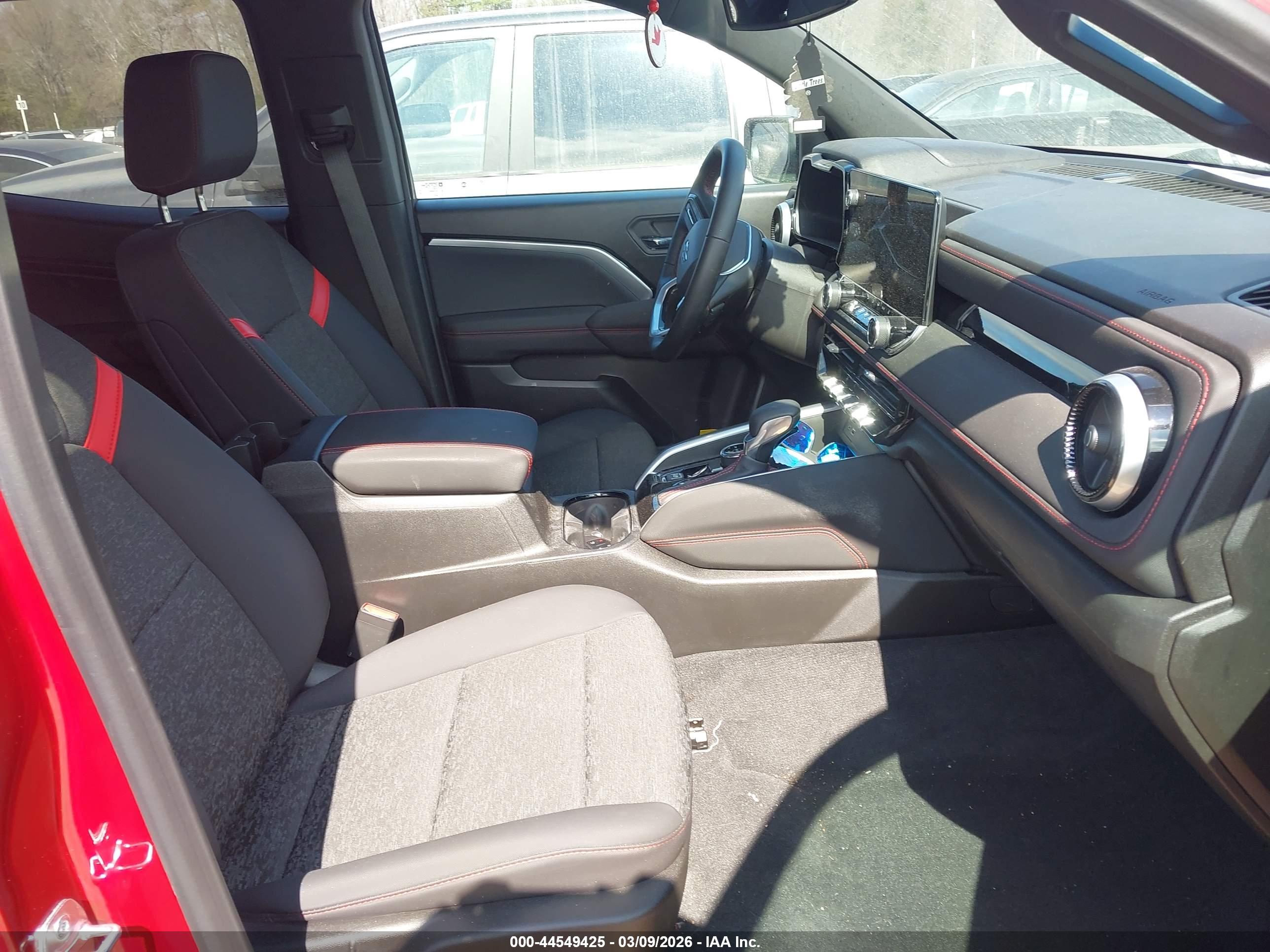 CHEVROLET COLORADO image 5
