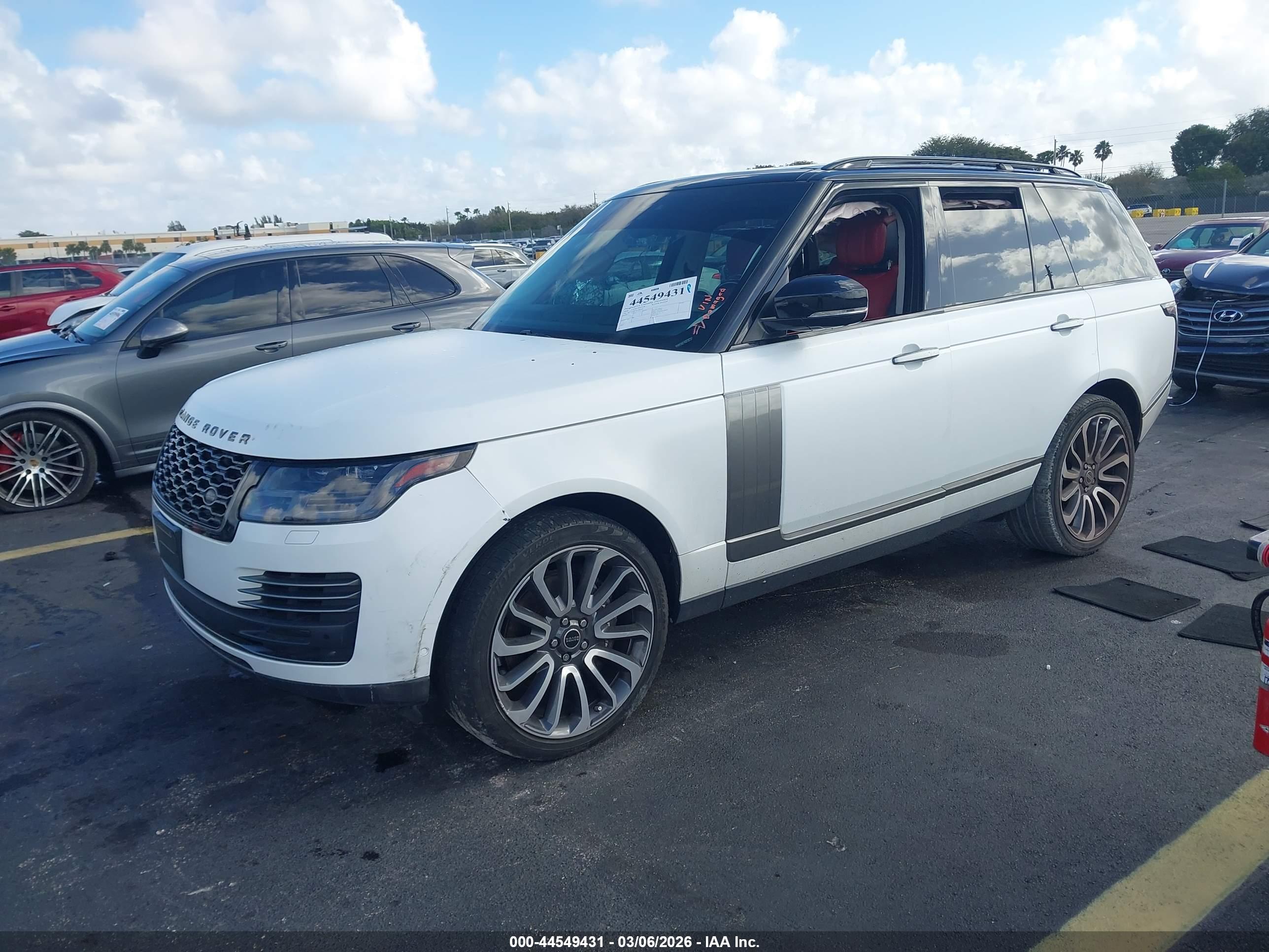 LAND ROVER image 2