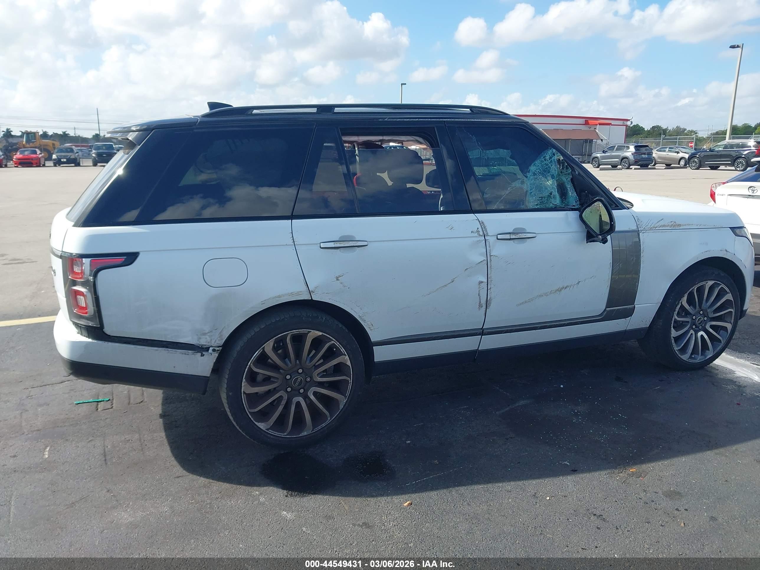 LAND ROVER image 6