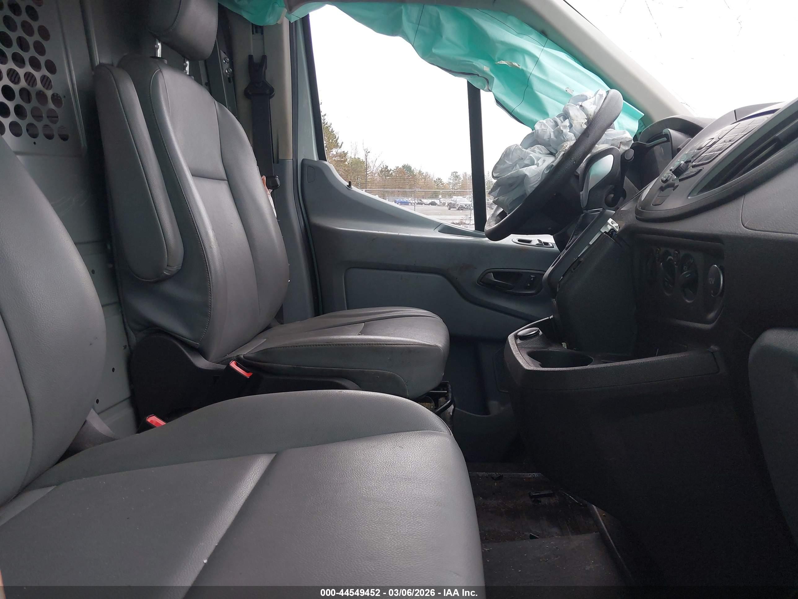 FORD TRANSIT-250 image 5