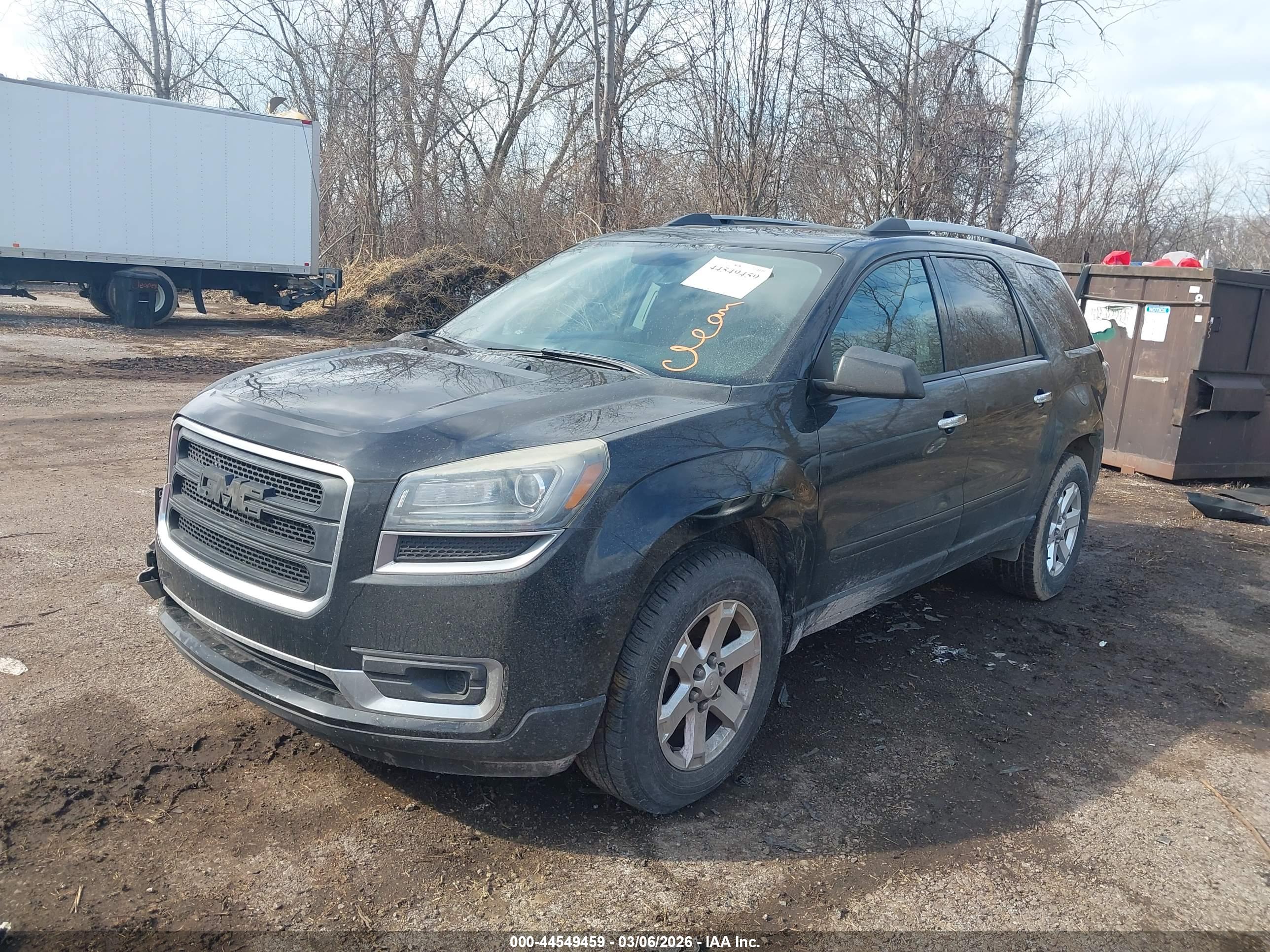 GMC ACADIA image 2