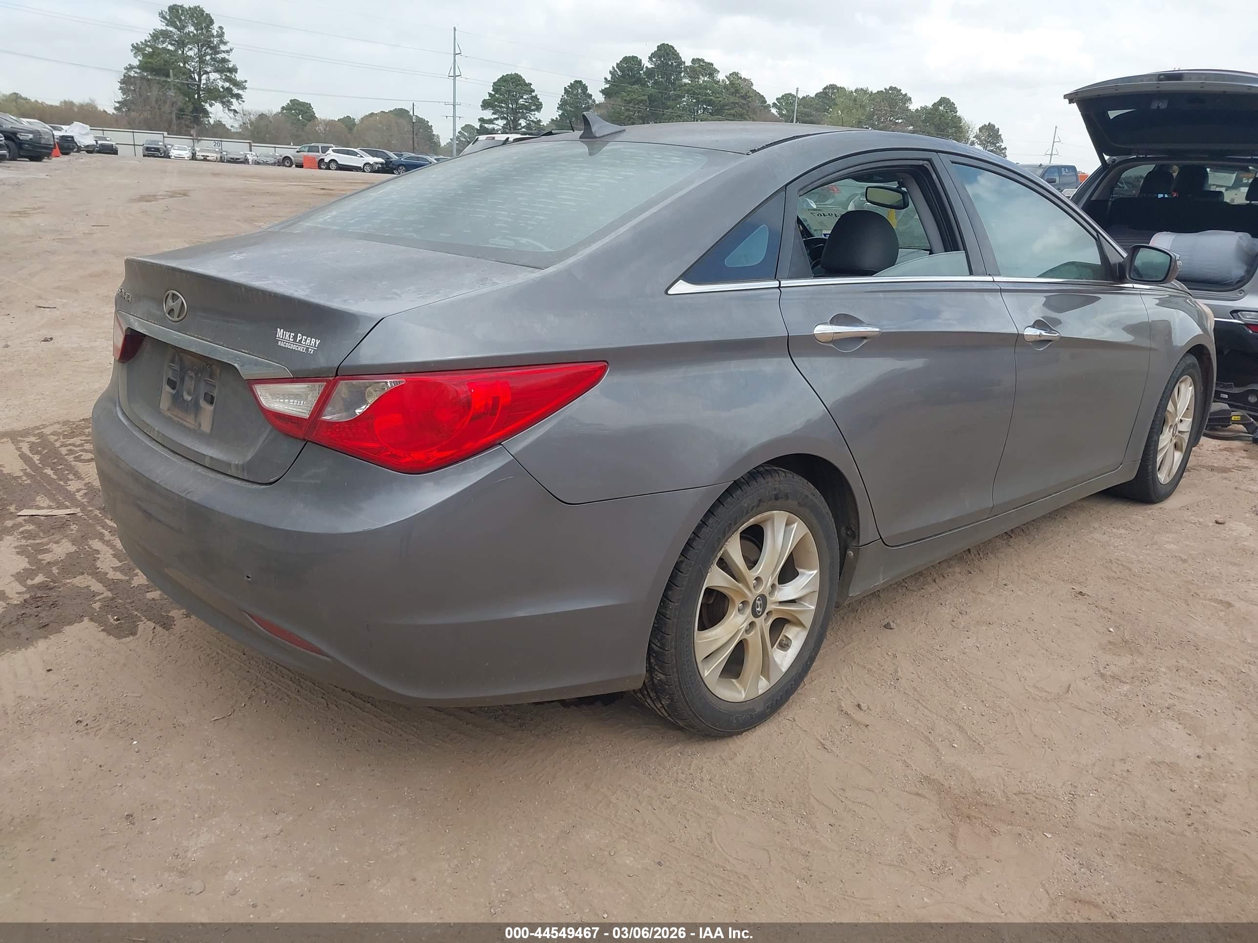 HYUNDAI SONATA image 4