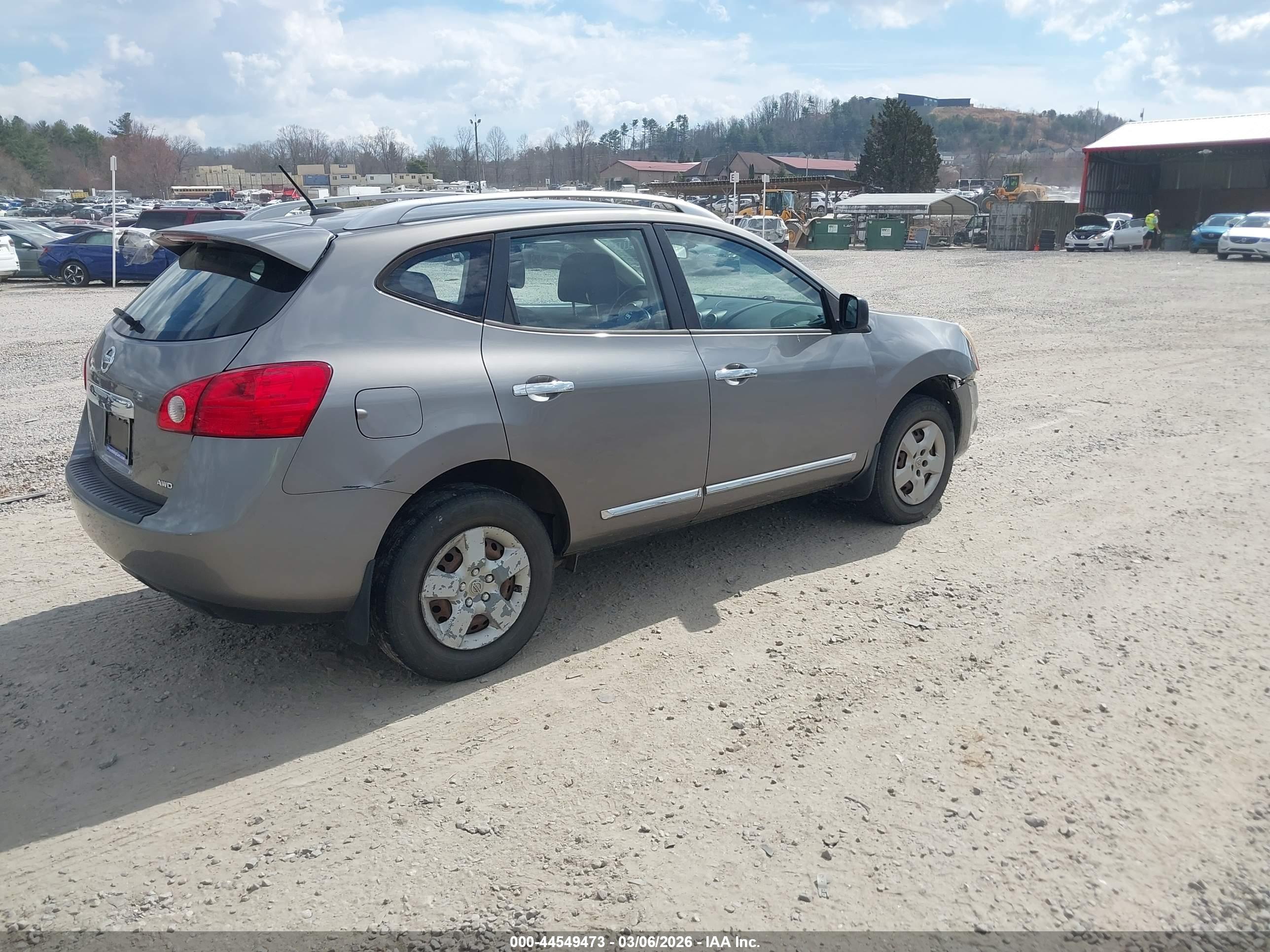 NISSAN ROGUE image 4