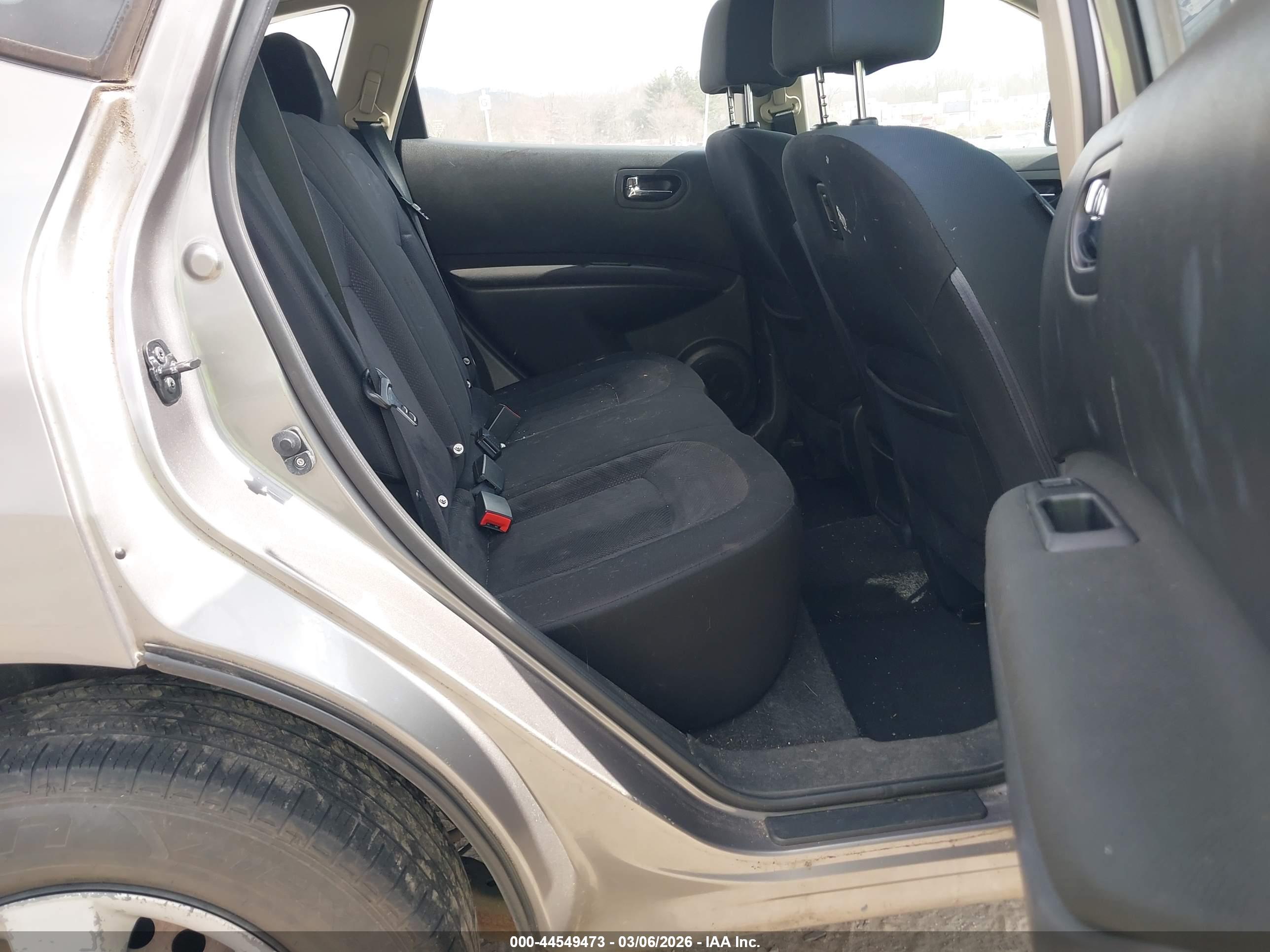 NISSAN ROGUE image 8