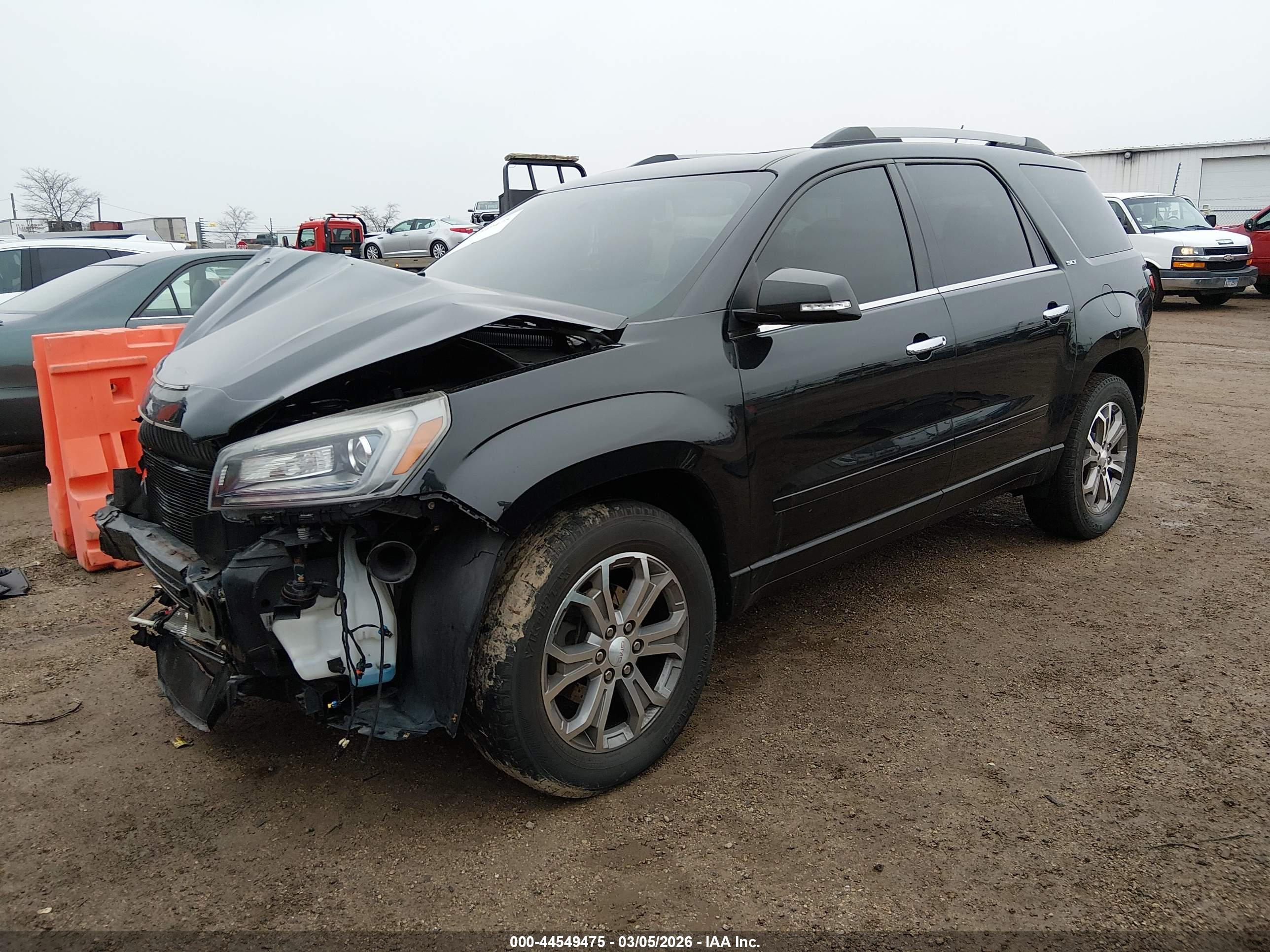 GMC ACADIA image 2