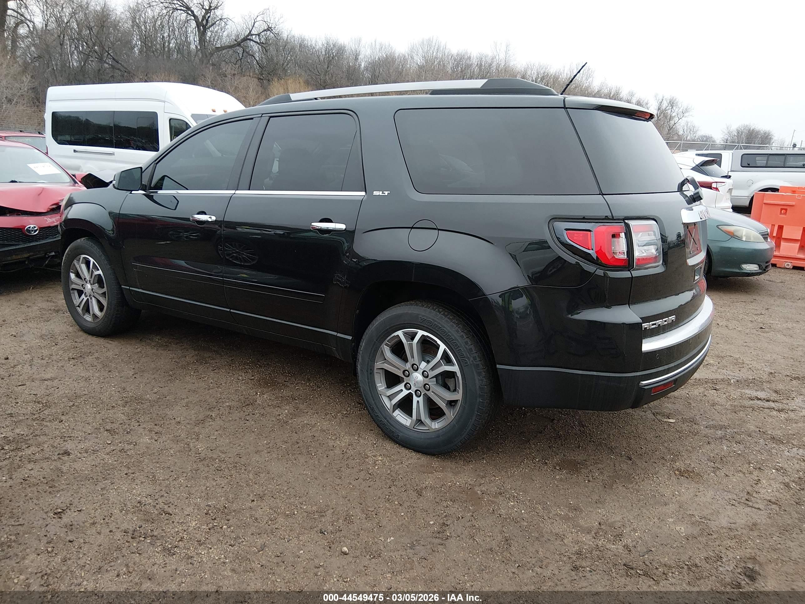 GMC ACADIA image 3