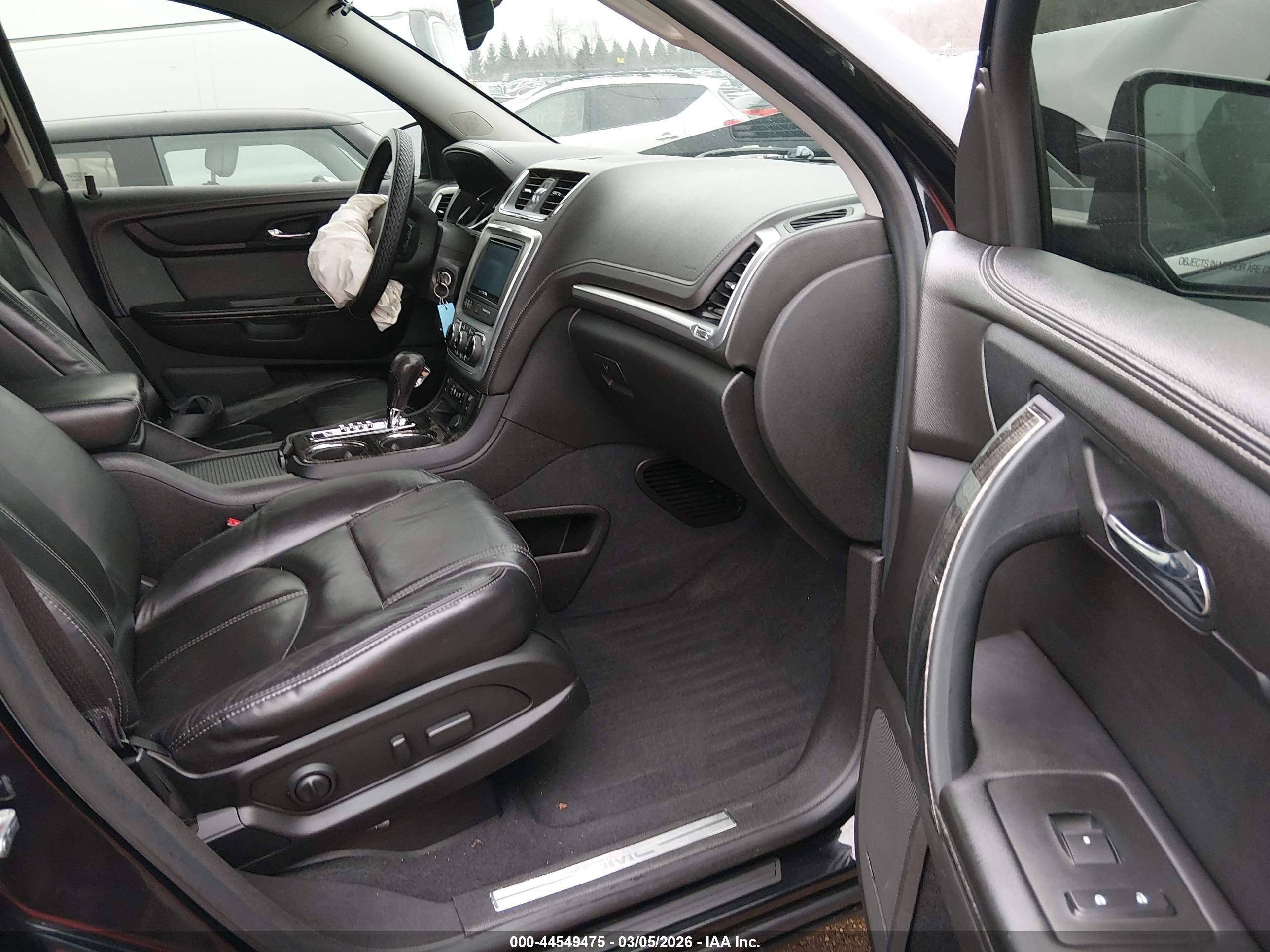 GMC ACADIA image 5